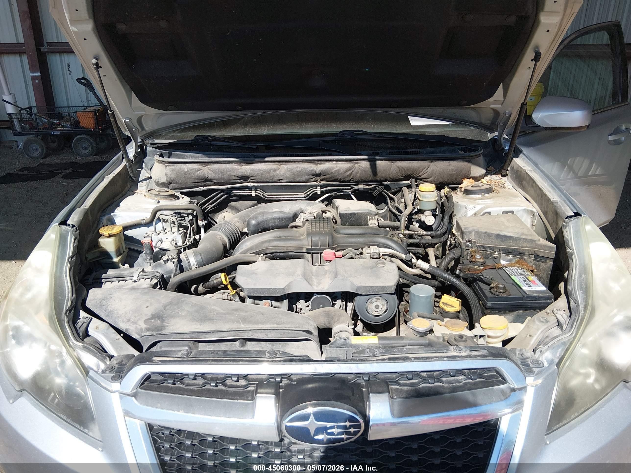 2014 Subaru Legacy 2.5i Premium Silver vin: 4S3BMCC61E3002473