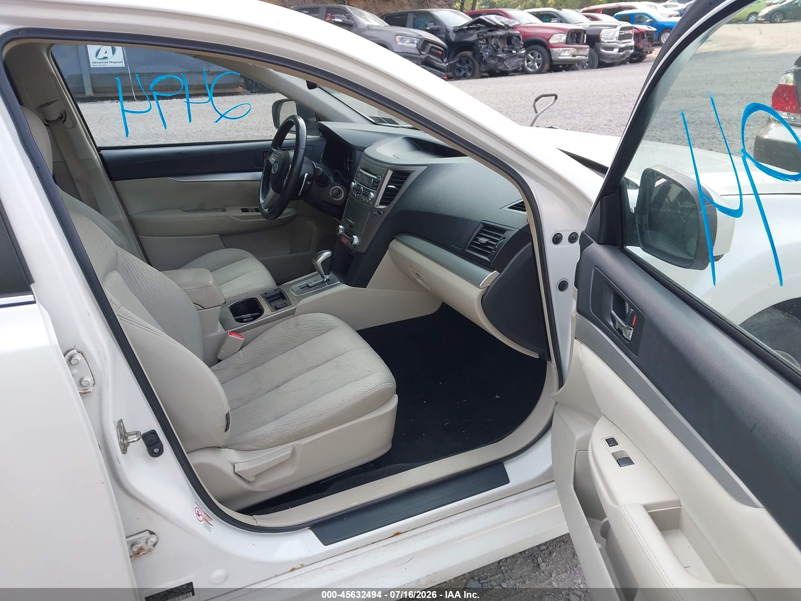 2011 Subaru Legacy 2.5i Premium White vin: 4S3BMCC62B3237203