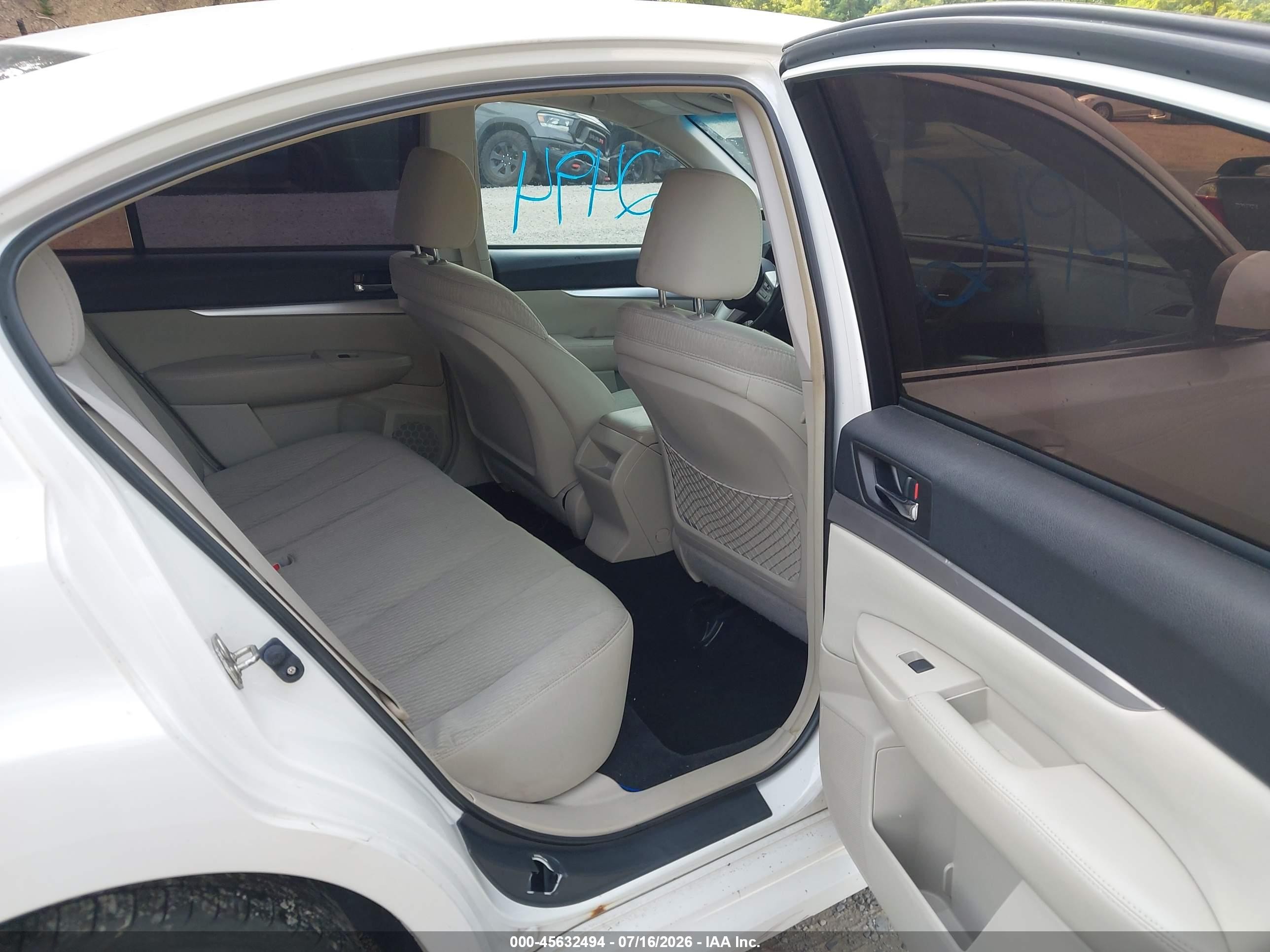 2011 Subaru Legacy 2.5i Premium White vin: 4S3BMCC62B3237203