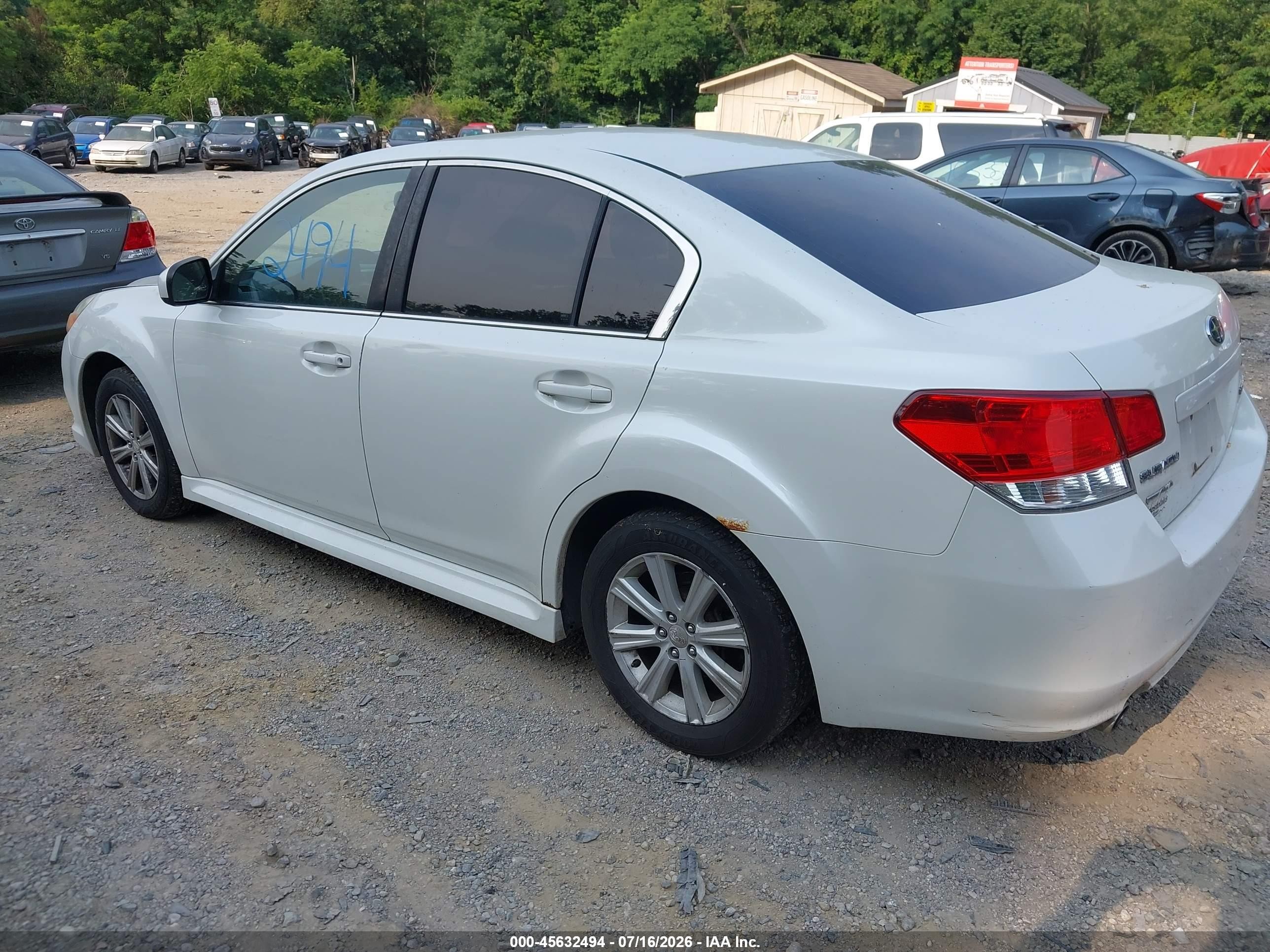 2011 Subaru Legacy 2.5i Premium White vin: 4S3BMCC62B3237203