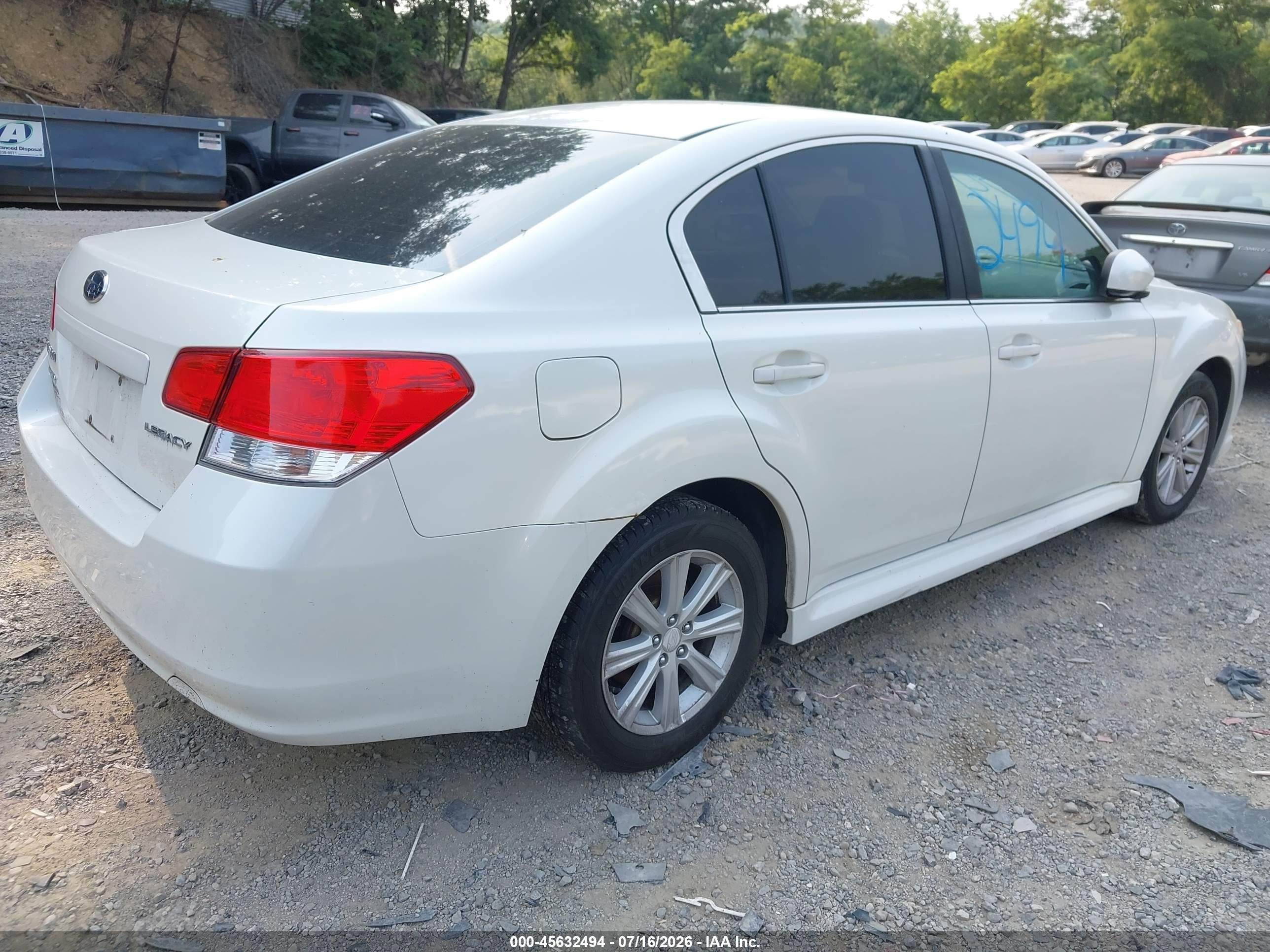 2011 Subaru Legacy 2.5i Premium White vin: 4S3BMCC62B3237203