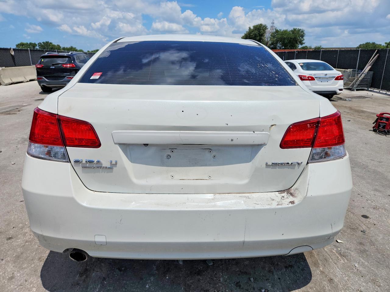 2013 Subaru Legacy 2.5i Premium White vin: 4S3BMCC62D3023783