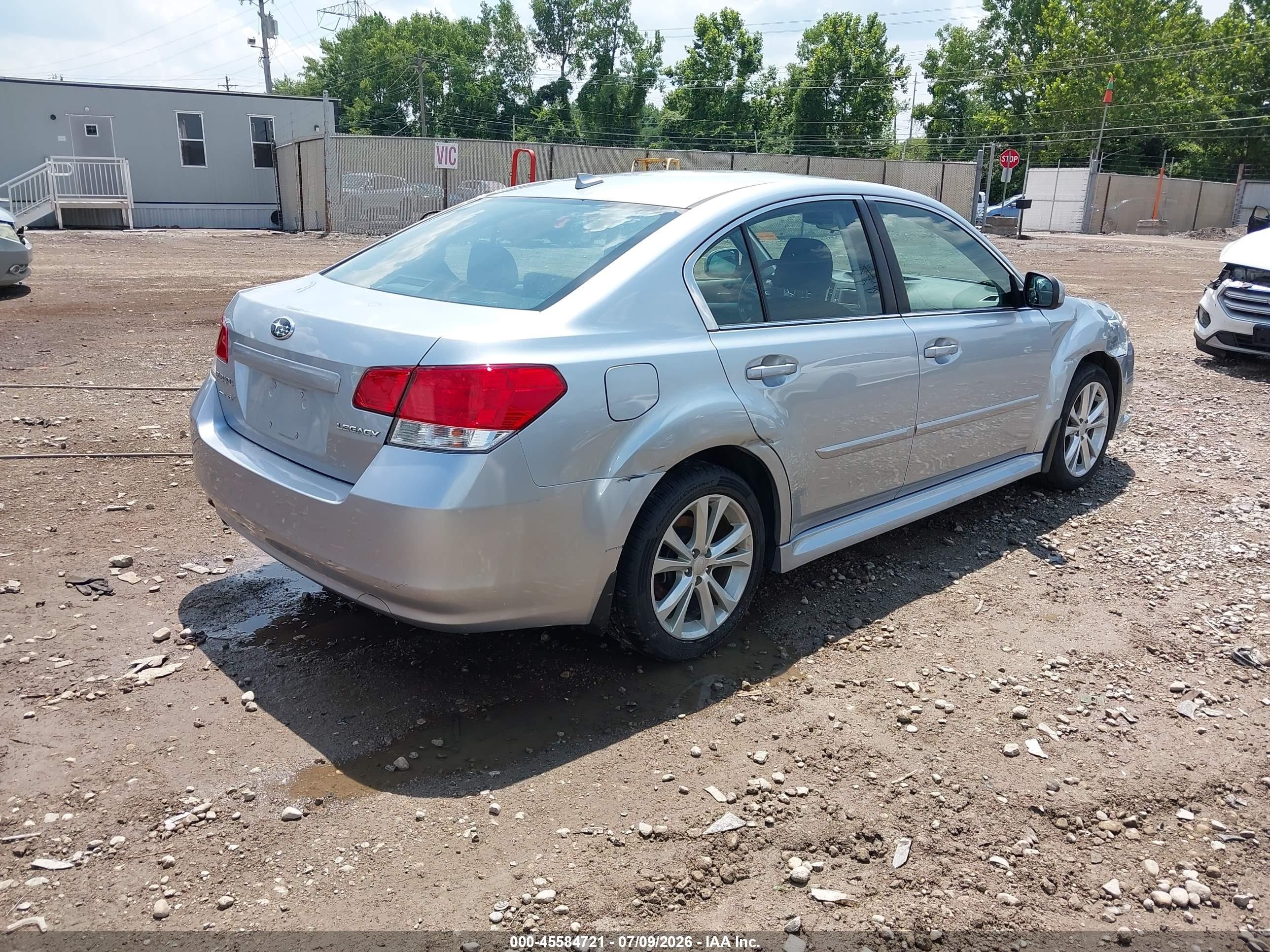 2014 Subaru Legacy 2.5i Premium Silver vin: 4S3BMCC62E3003633
