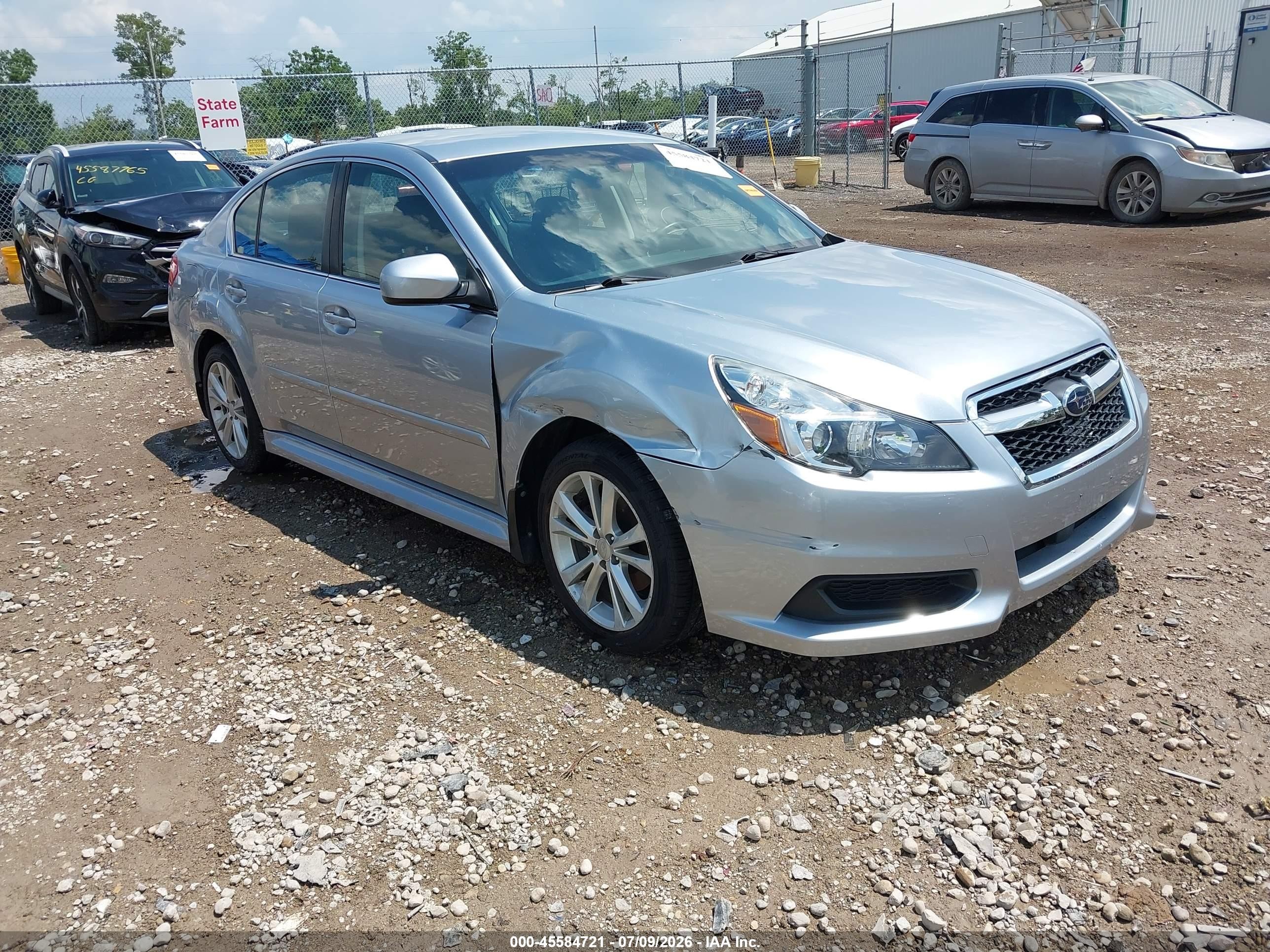 2014 Subaru Legacy 2.5i Premium Silver vin: 4S3BMCC62E3003633