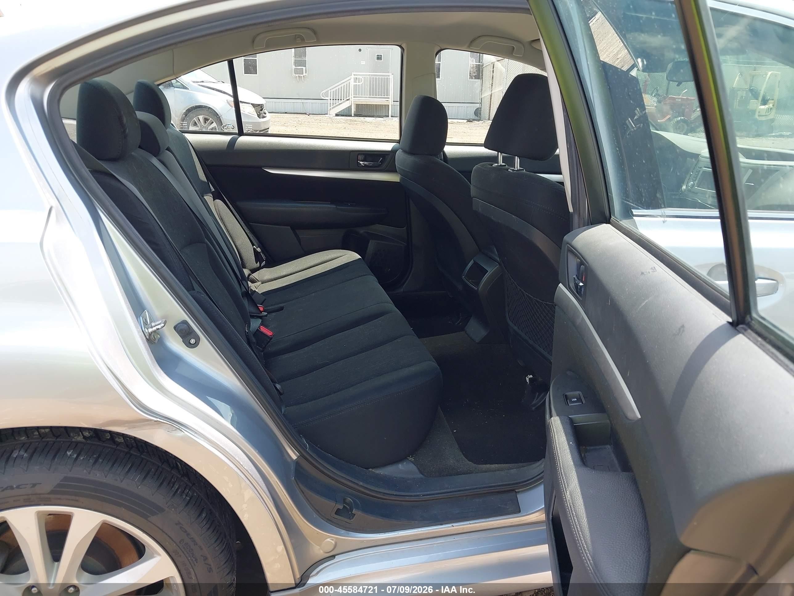 2014 Subaru Legacy 2.5i Premium Silver vin: 4S3BMCC62E3003633