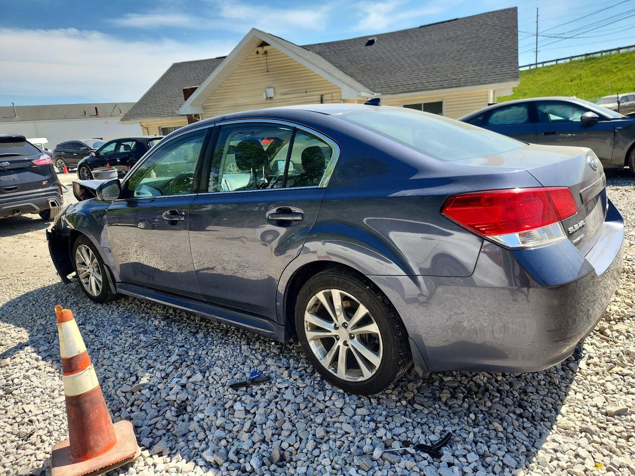 2014 Subaru Legacy 2.5i Premium Gray vin: 4S3BMCC62E3032534