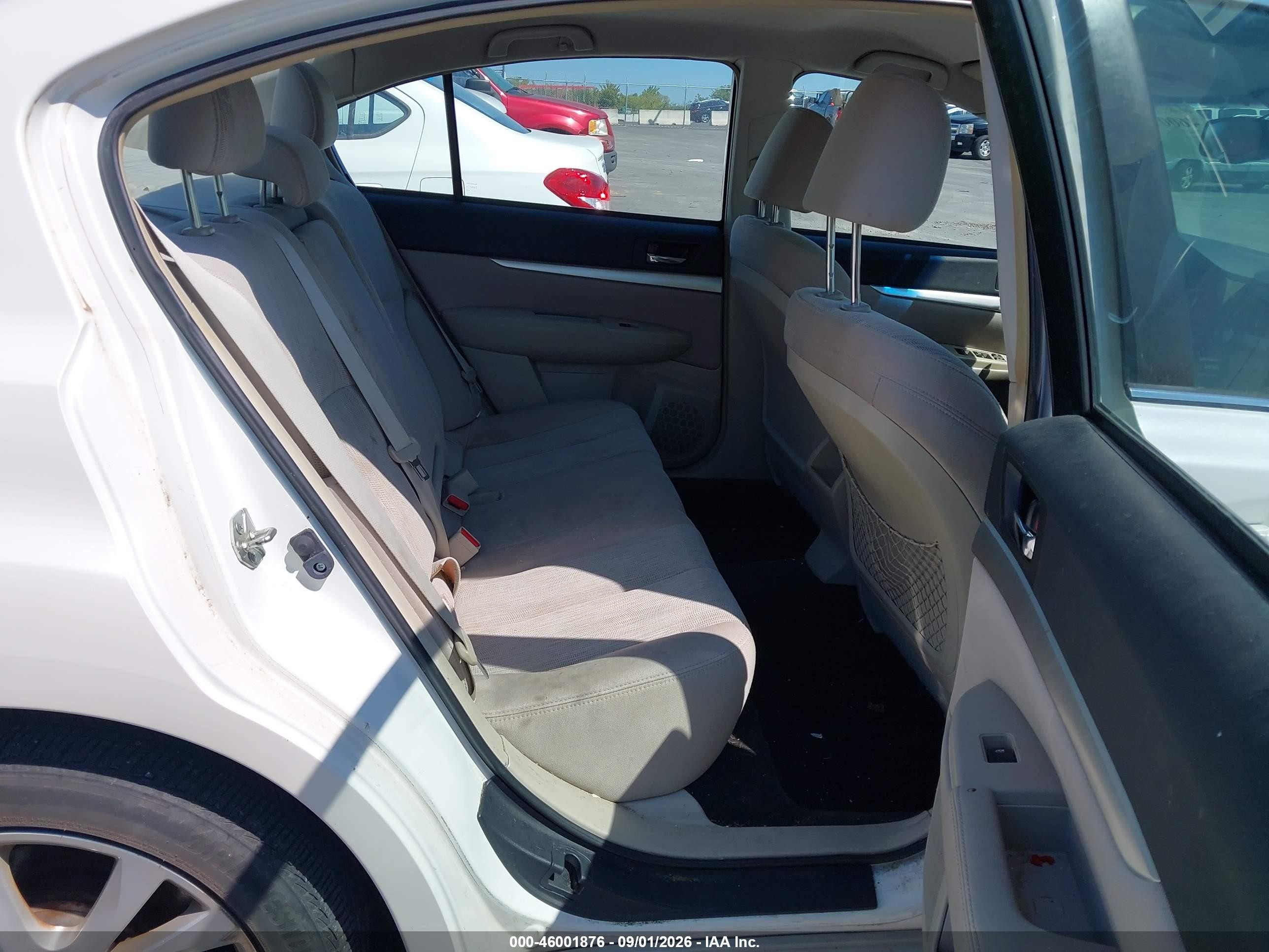 2013 Subaru Legacy 2.5i Premium White vin: 4S3BMCC63D3024408