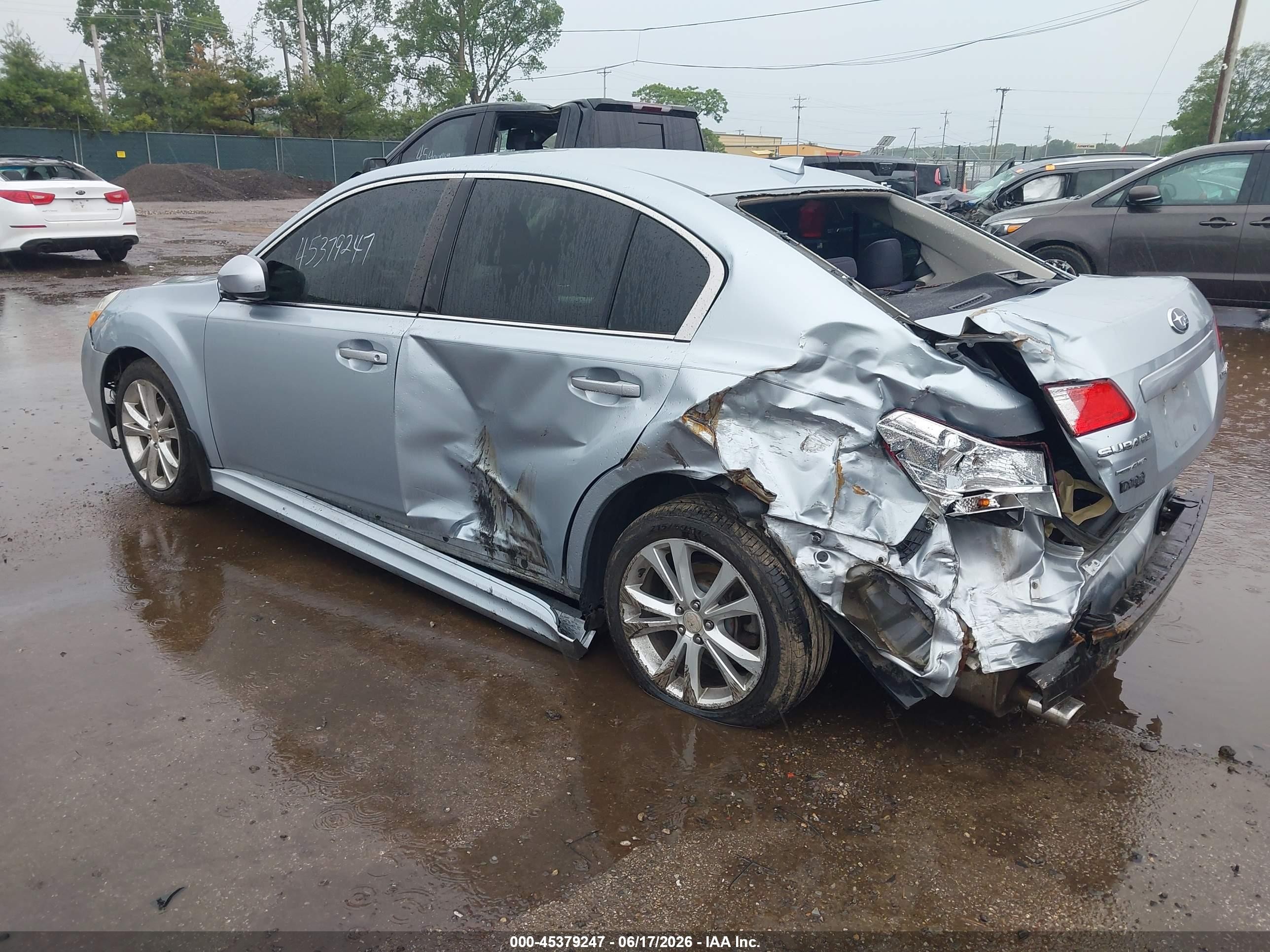 2014 Subaru Legacy 2.5i Premium Silver vin: 4S3BMCC63E3010641