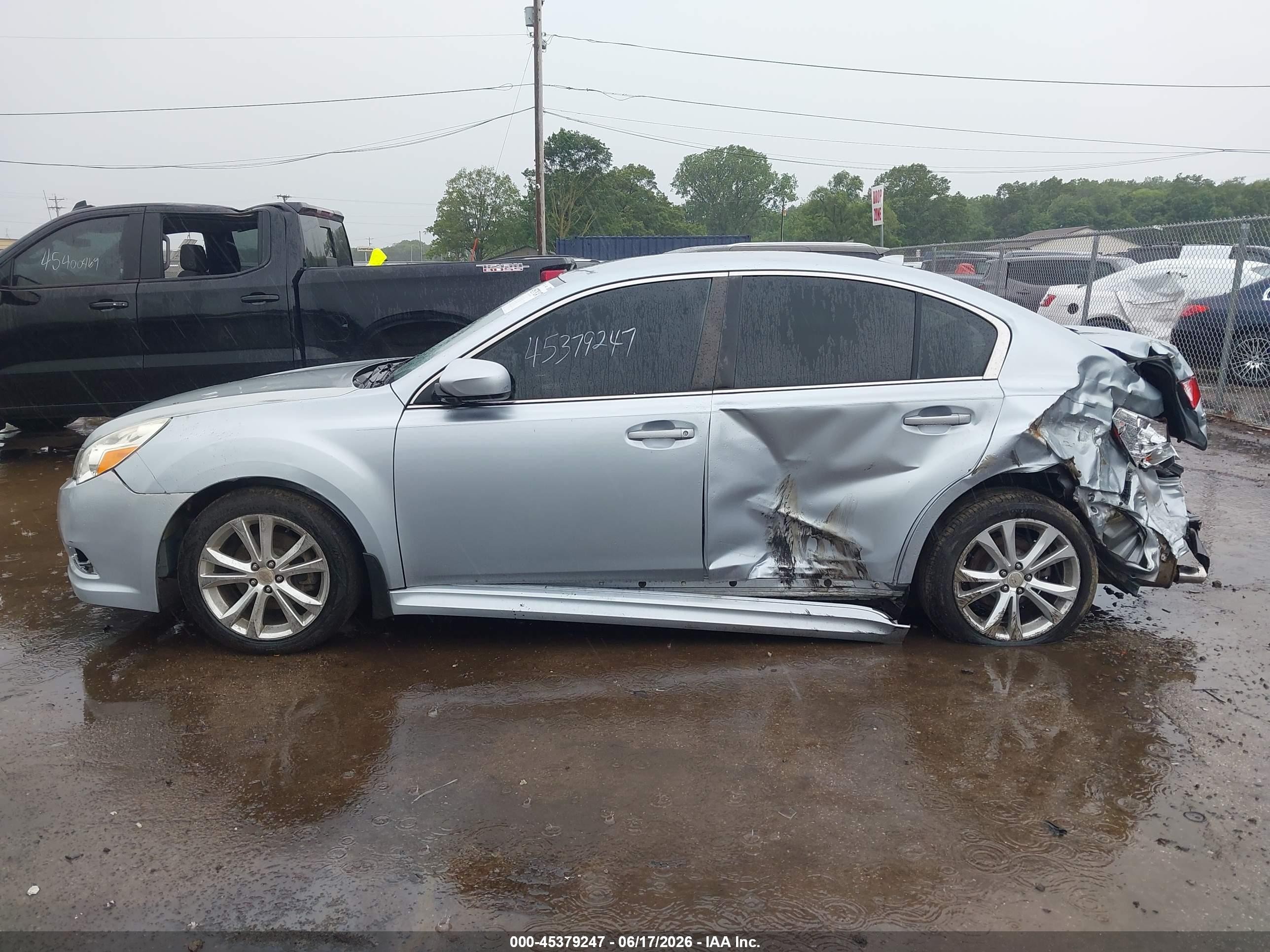 2014 Subaru Legacy 2.5i Premium Silver vin: 4S3BMCC63E3010641