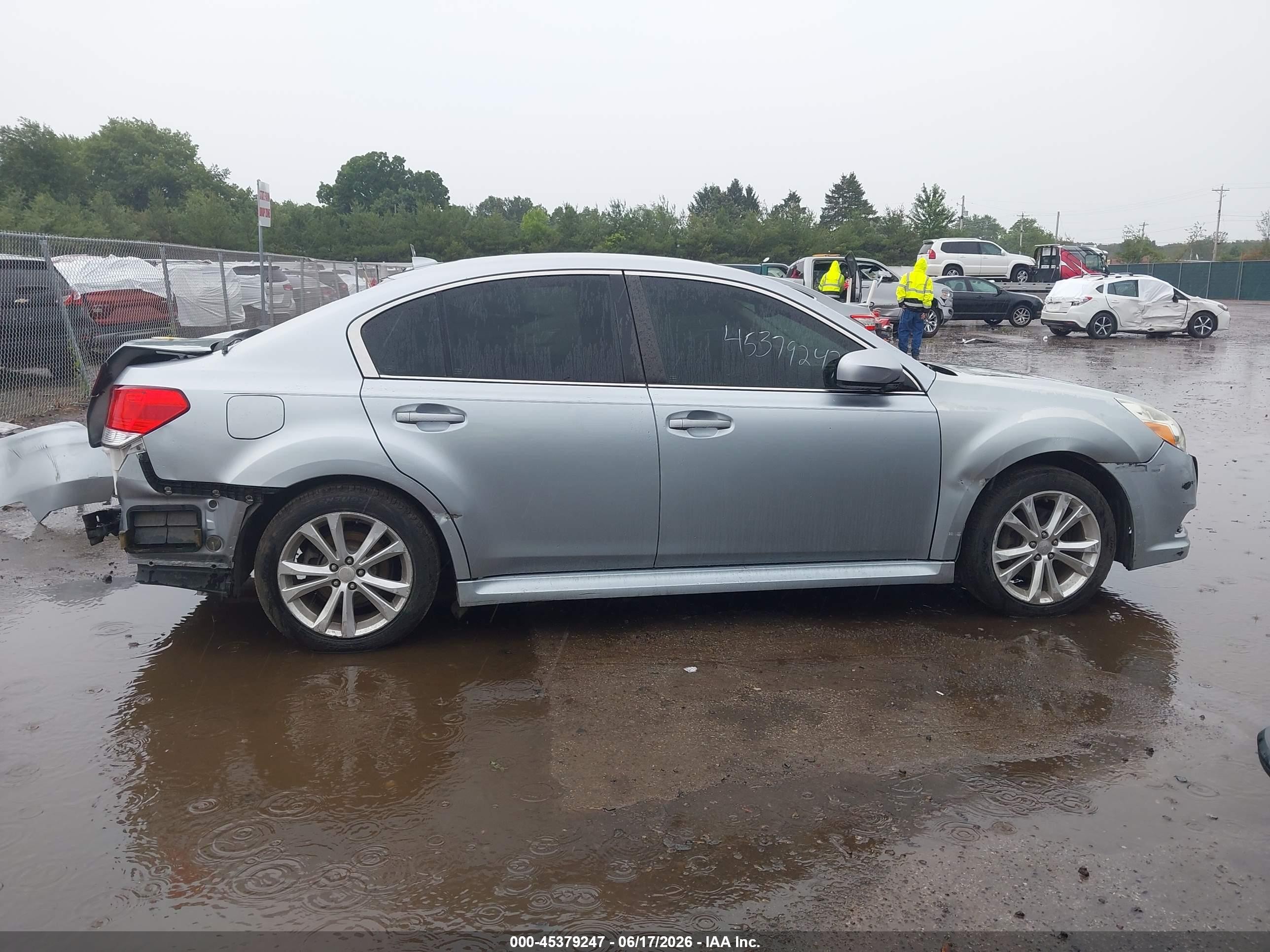 2014 Subaru Legacy 2.5i Premium Silver vin: 4S3BMCC63E3010641