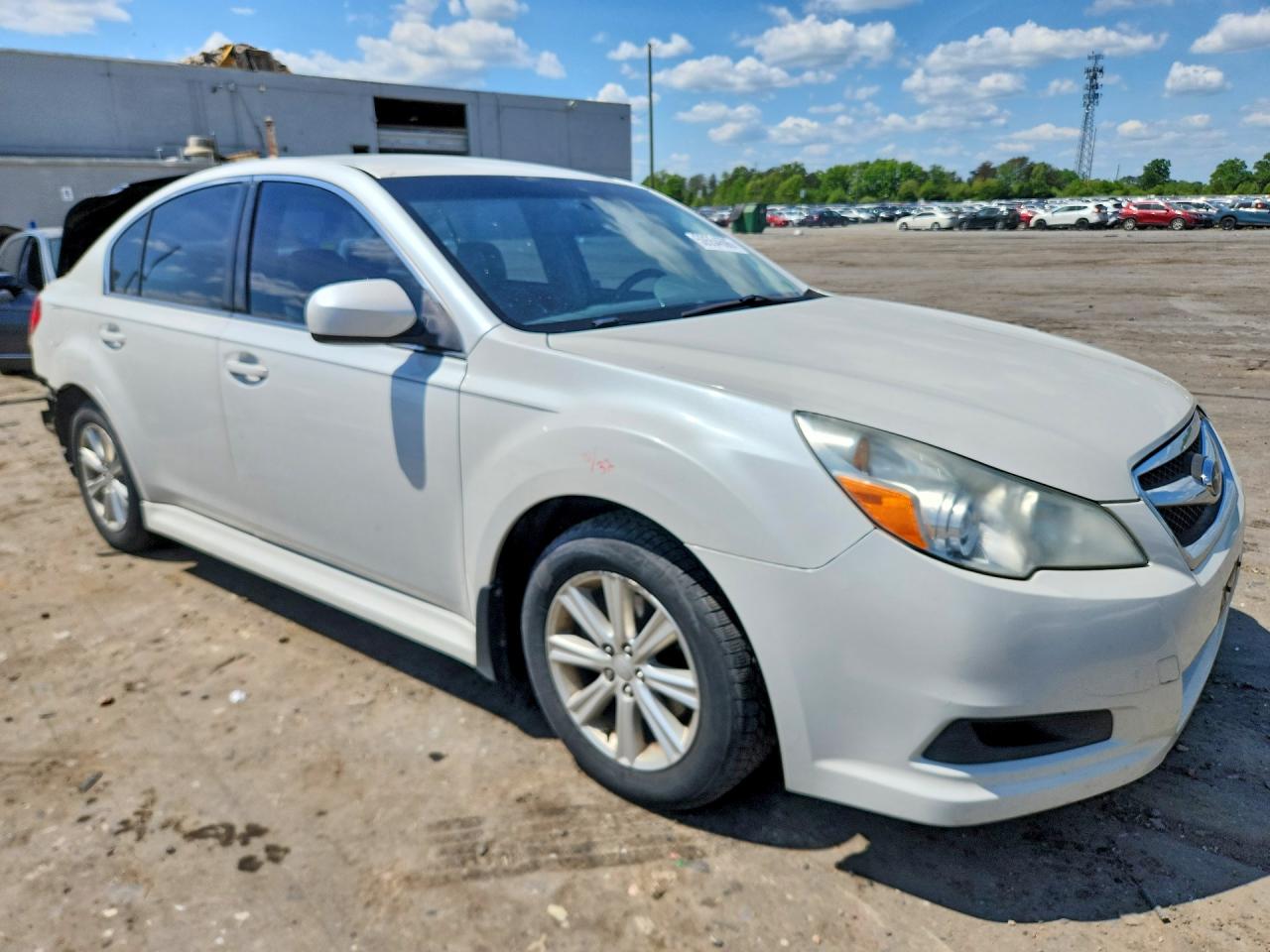 2012 Subaru Legacy 2.5i Premium Белый vin: 4S3BMCC65C3027311