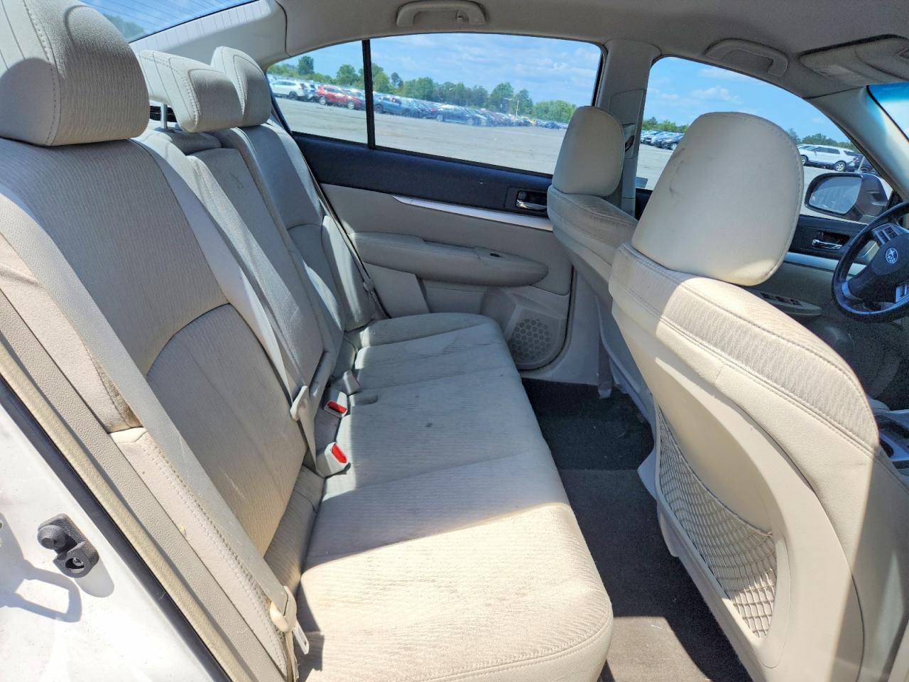 2012 Subaru Legacy 2.5i Premium Белый vin: 4S3BMCC65C3027311