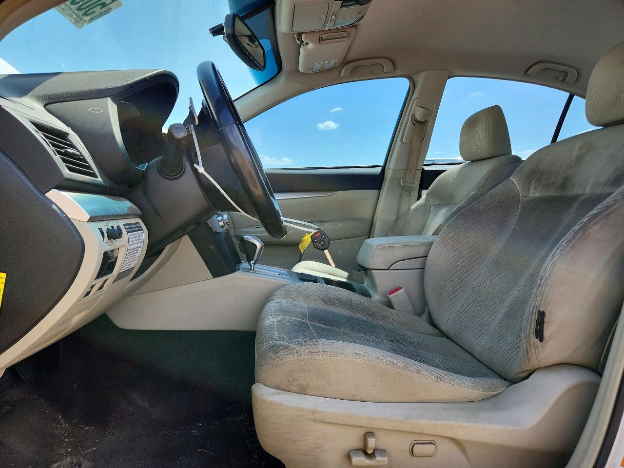 2012 Subaru Legacy 2.5i Premium Белый vin: 4S3BMCC65C3027311