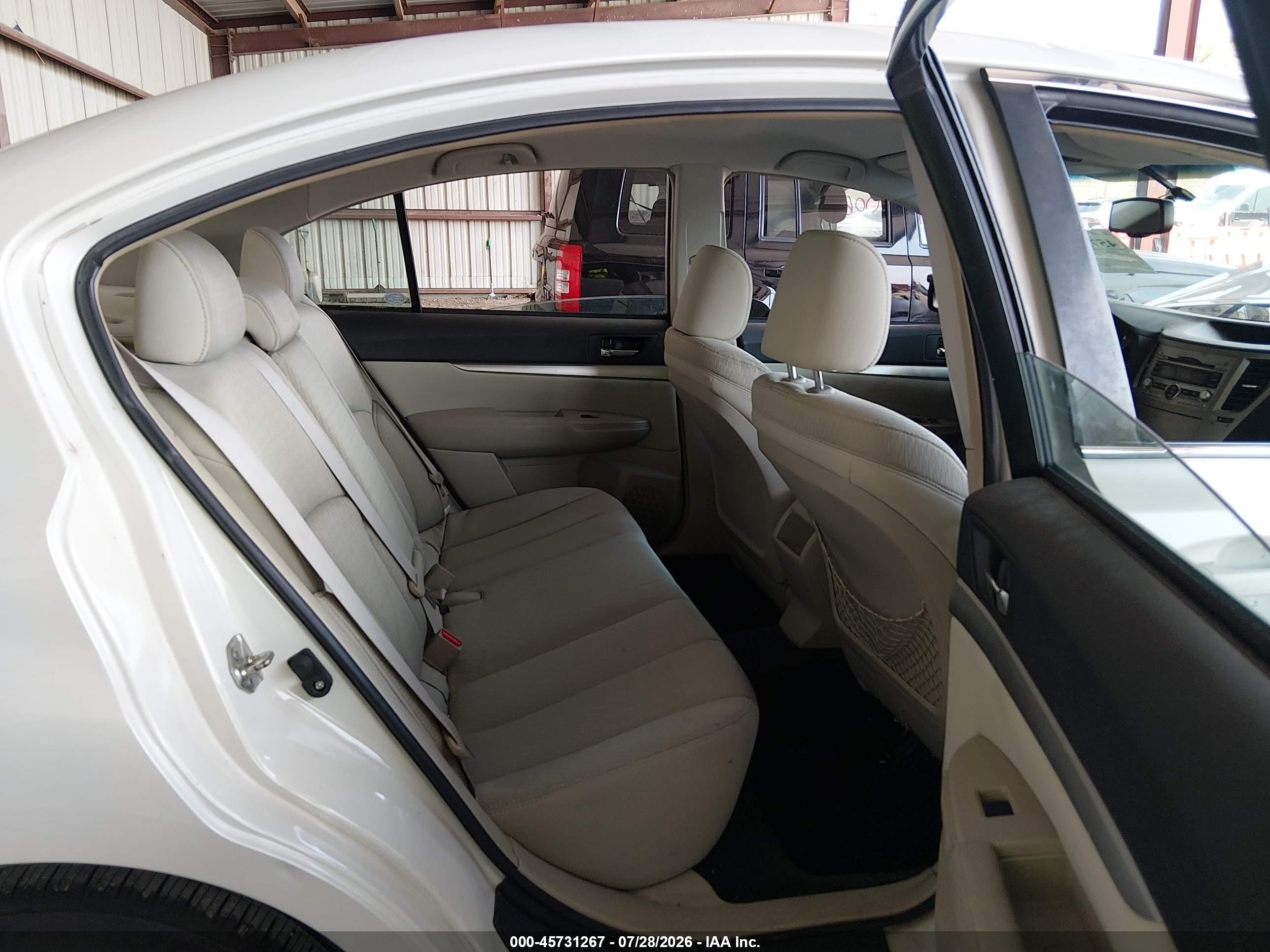 2010 Subaru Legacy 2.5i Premium White vin: 4S3BMCC66A3241303