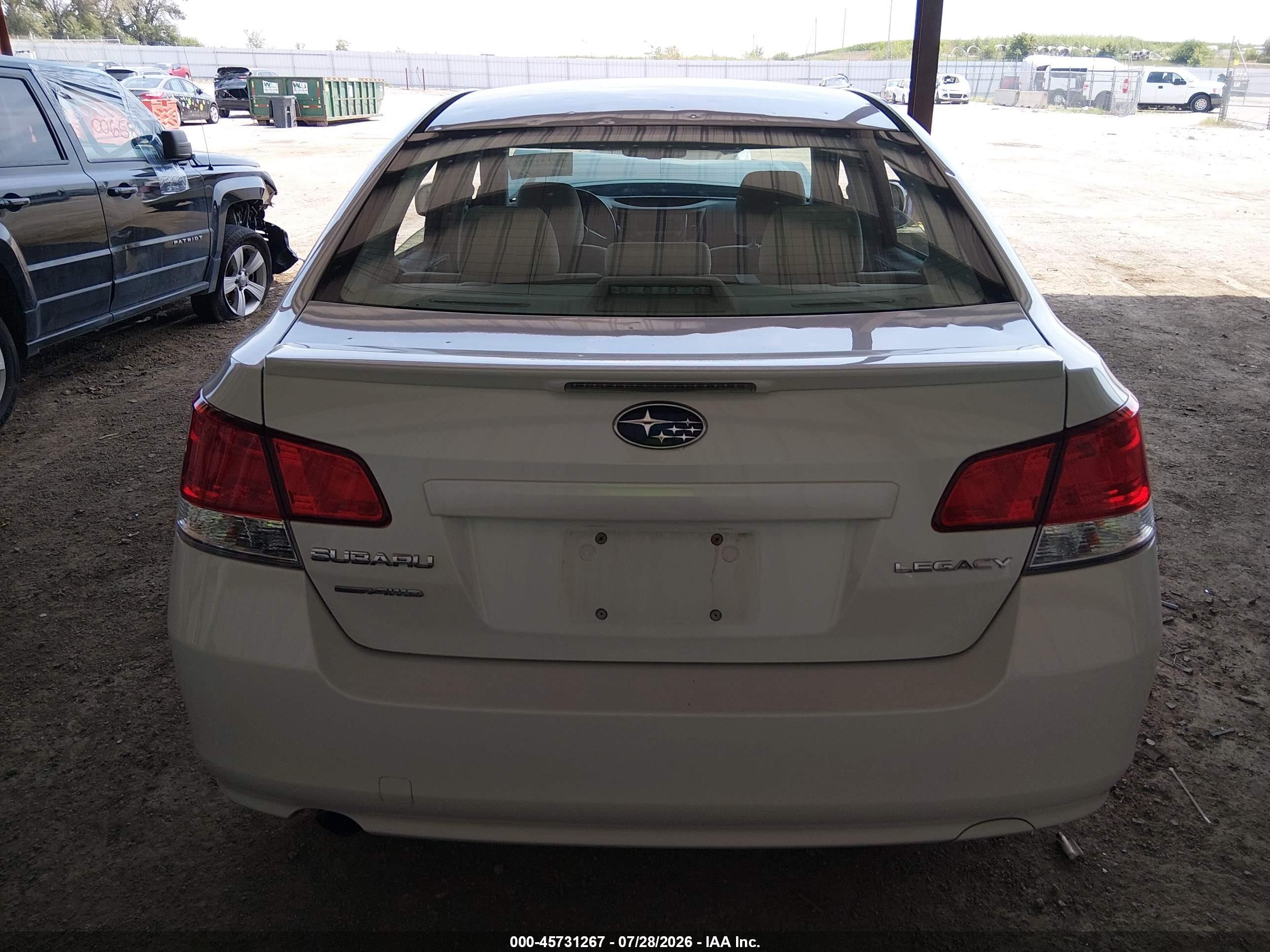 2010 Subaru Legacy 2.5i Premium White vin: 4S3BMCC66A3241303