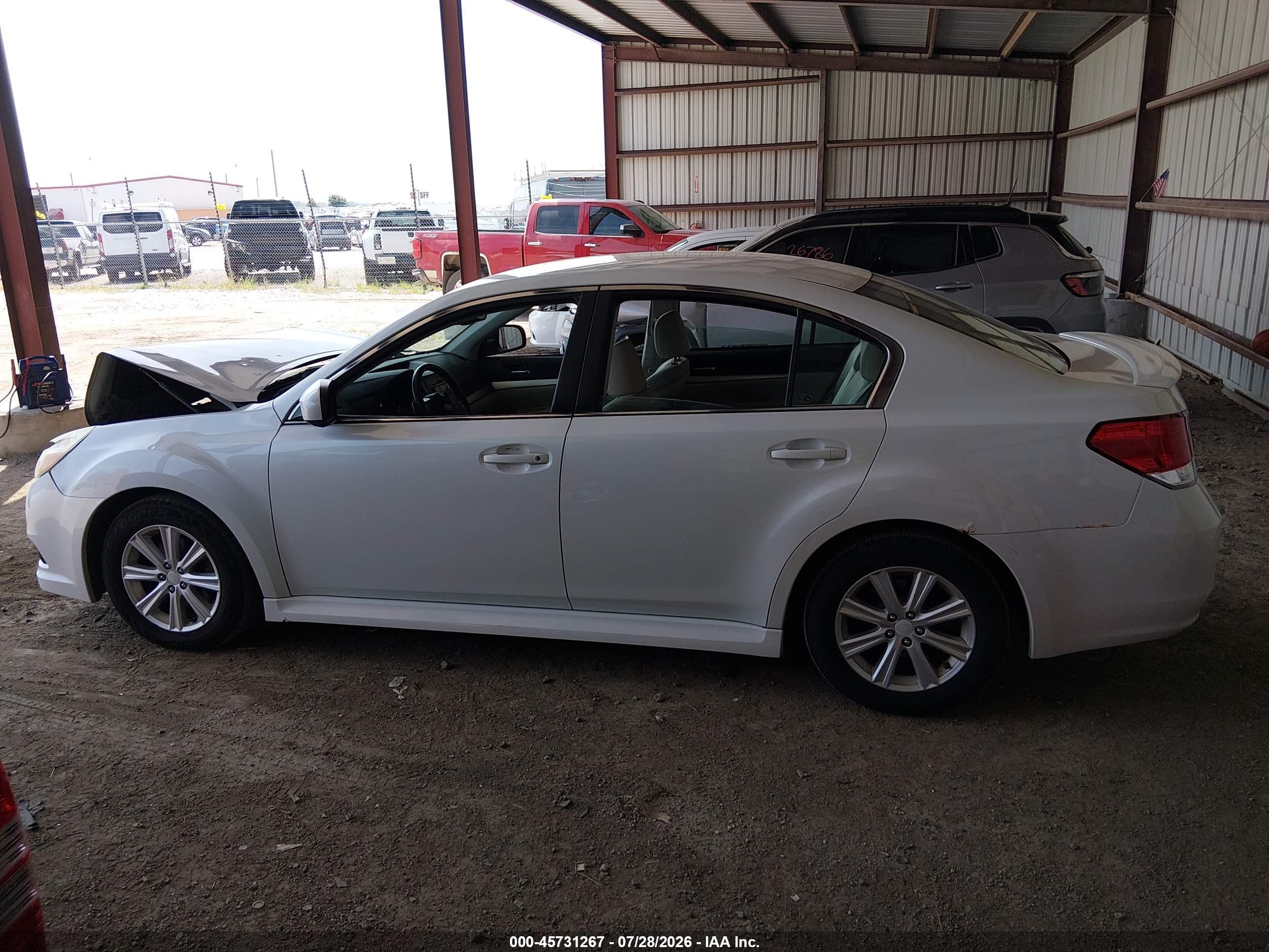 2010 Subaru Legacy 2.5i Premium White vin: 4S3BMCC66A3241303