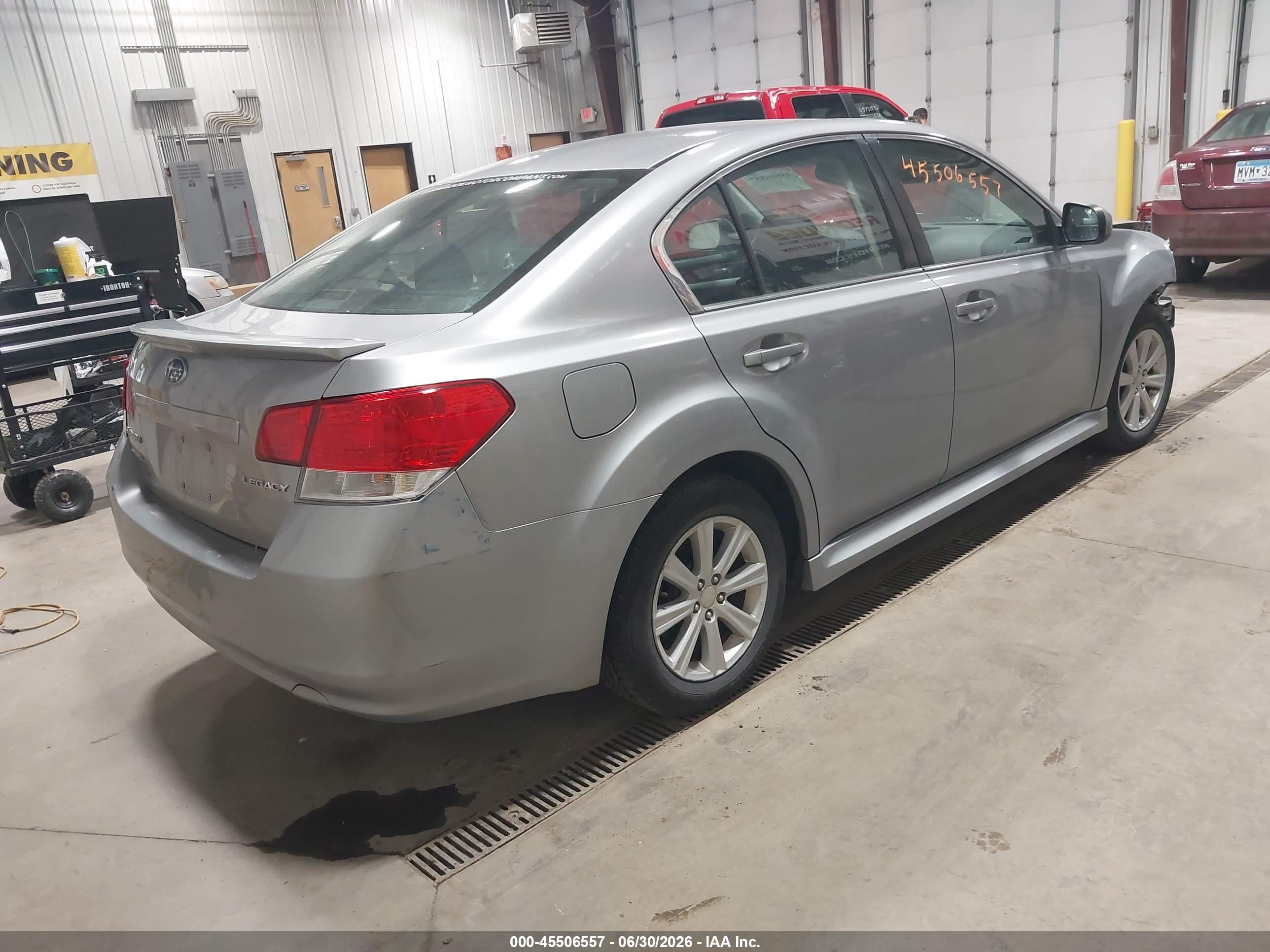 2011 Subaru Legacy 2.5i Premium Silver vin: 4S3BMCC66B3224101