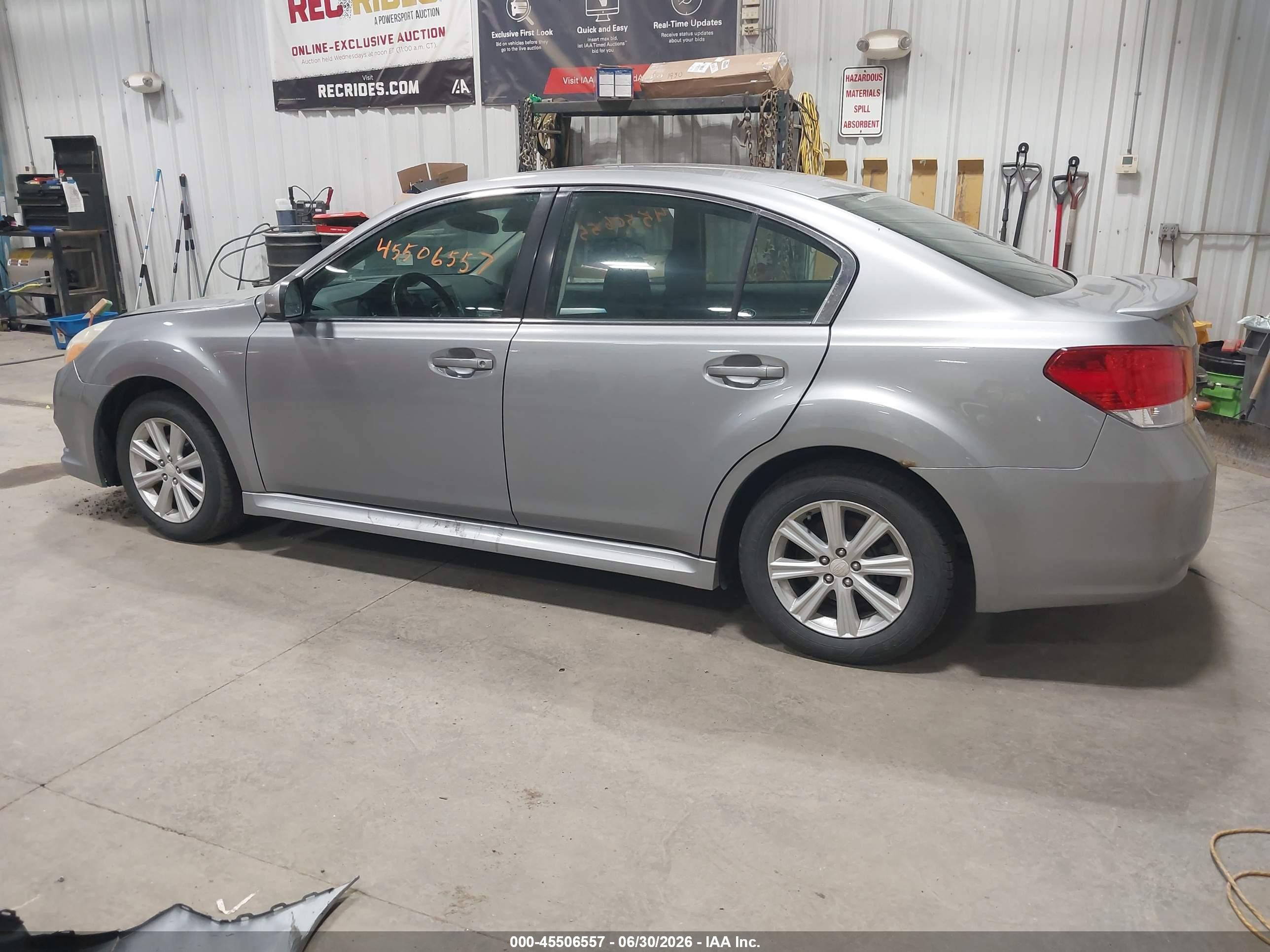 2011 Subaru Legacy 2.5i Premium Silver vin: 4S3BMCC66B3224101