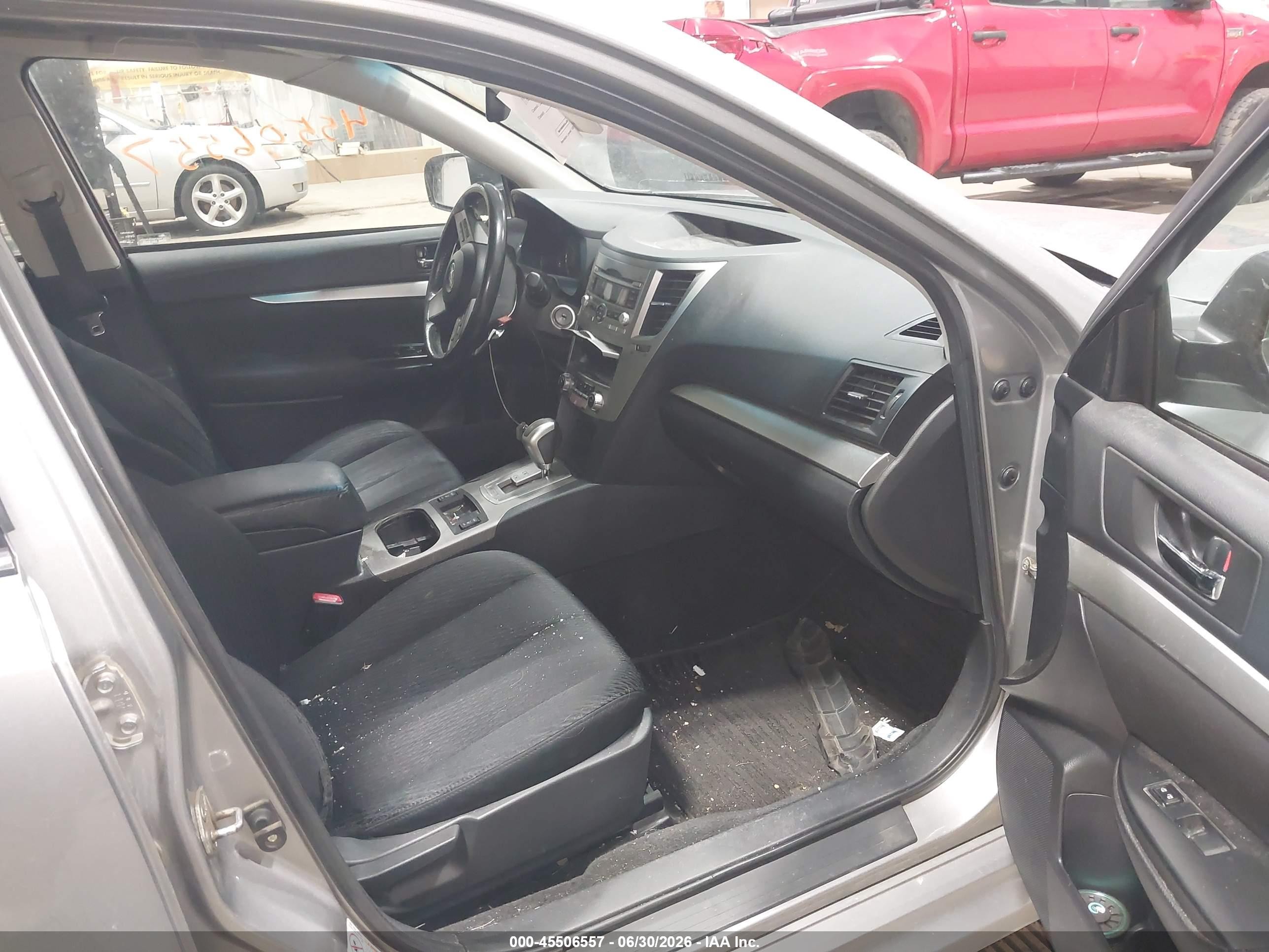 2011 Subaru Legacy 2.5i Premium Silver vin: 4S3BMCC66B3224101