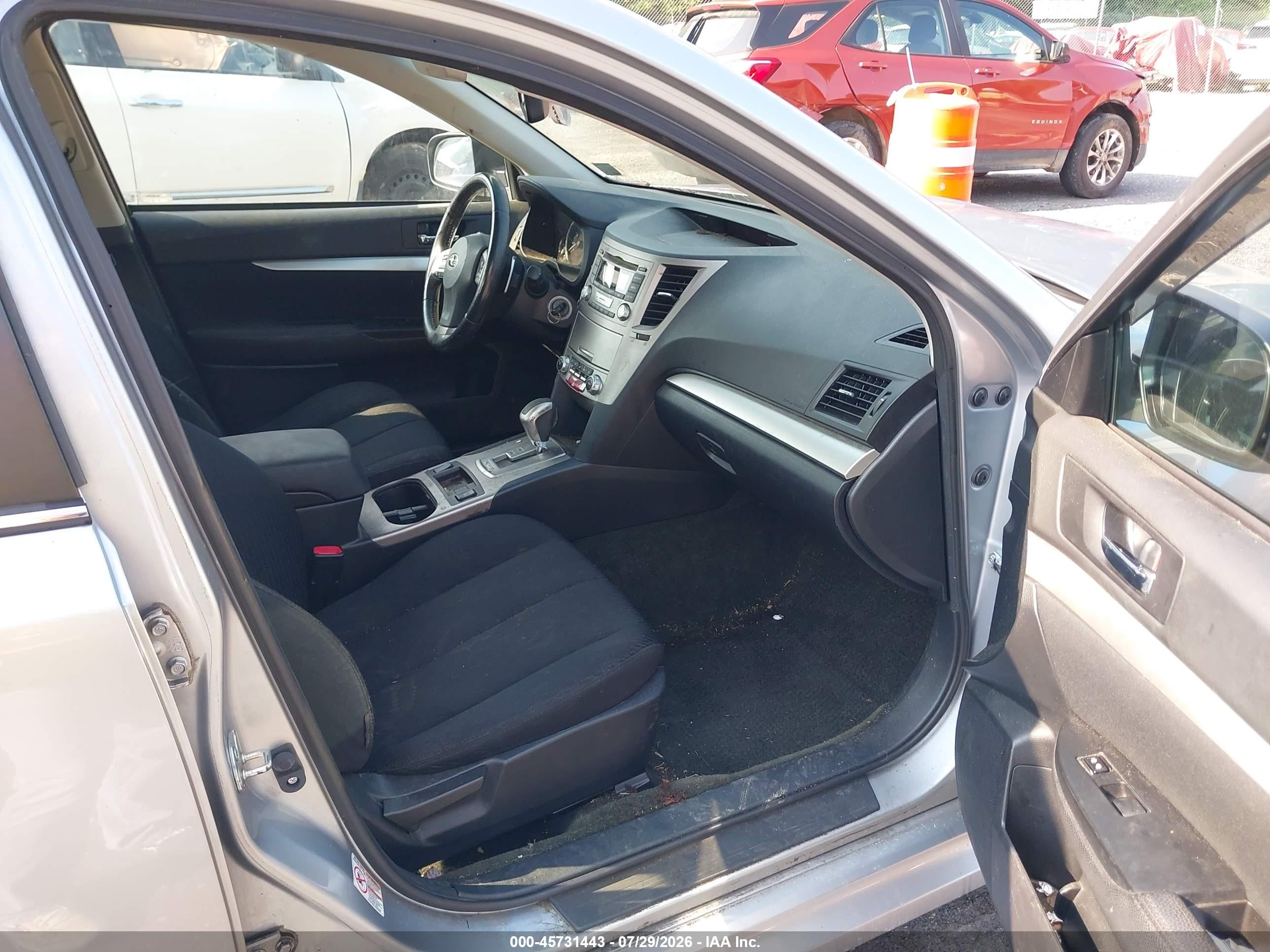 2012 Subaru Legacy 2.5i Premium Серебряный vin: 4S3BMCC67C3020246