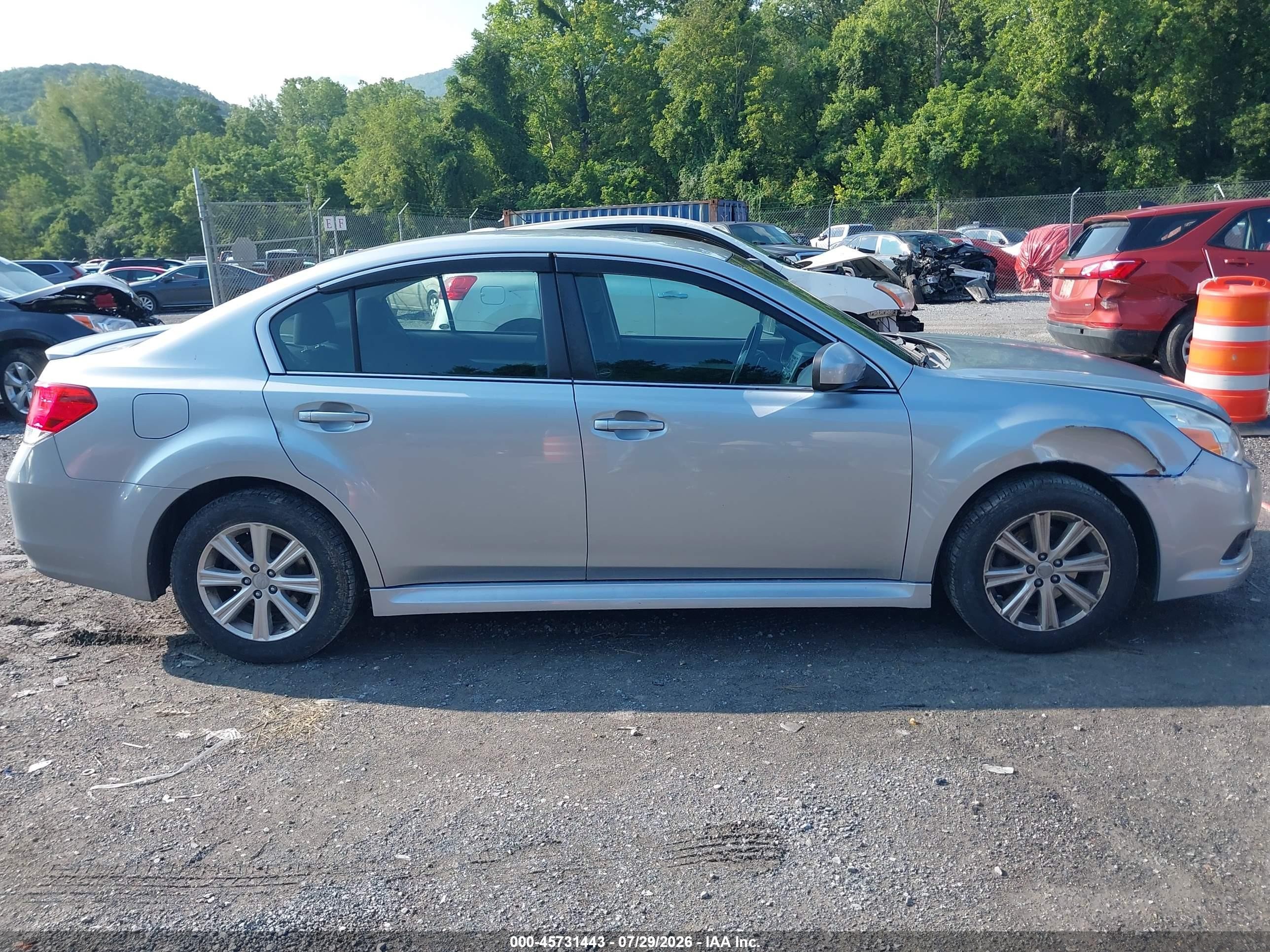 2012 Subaru Legacy 2.5i Premium Серебряный vin: 4S3BMCC67C3020246