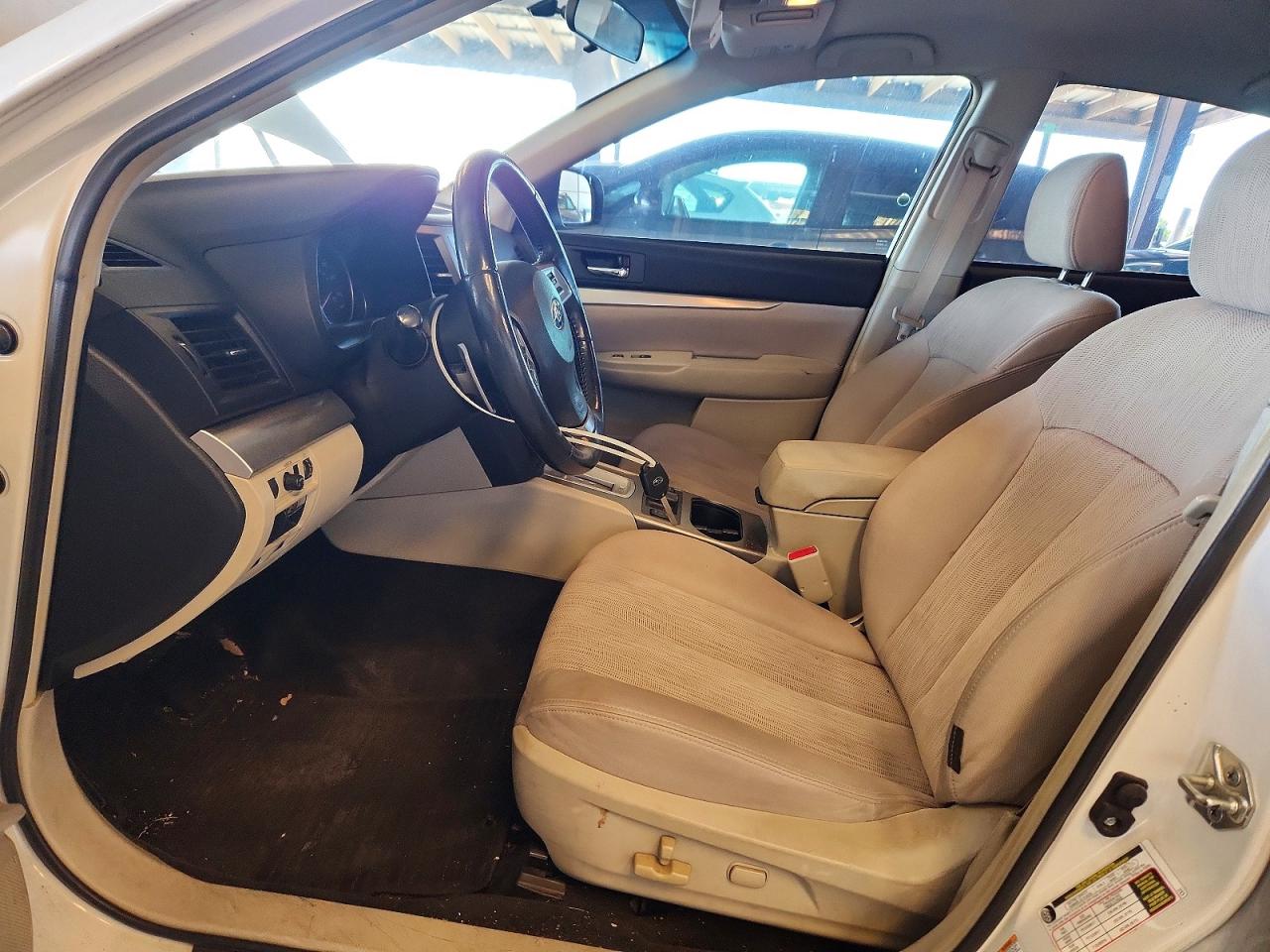2014 Subaru Legacy 2.5i Premium White vin: 4S3BMCC67E3004065