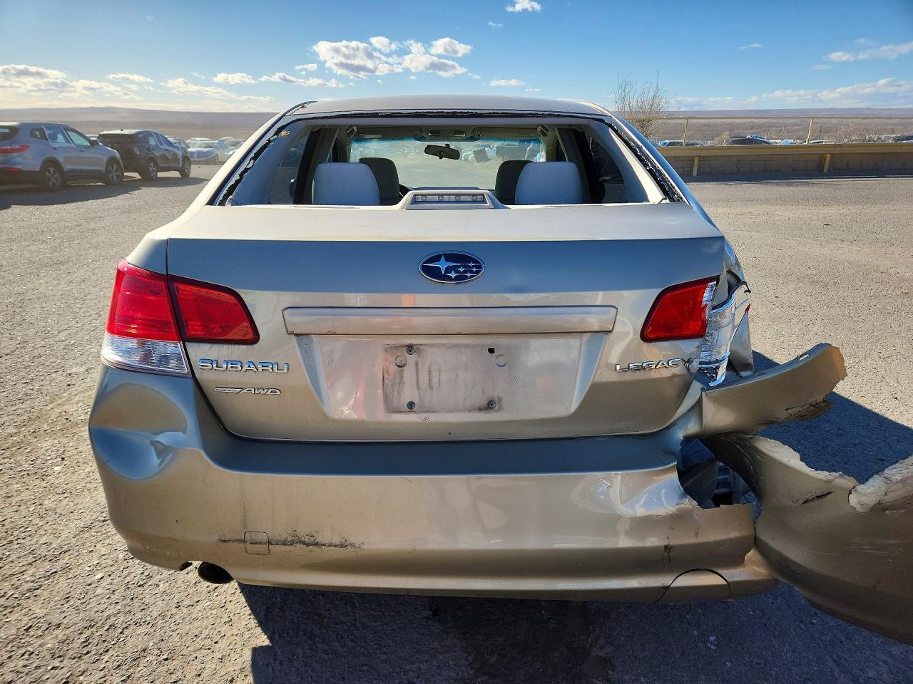 2010 Subaru Legacy 2.5i Premium Золотой vin: 4S3BMCC69A3224060