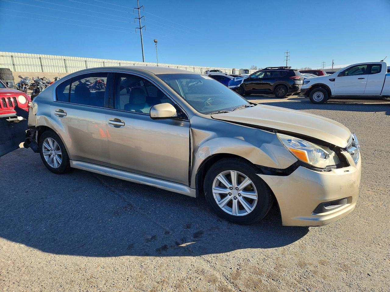 2010 Subaru Legacy 2.5i Premium Золотой vin: 4S3BMCC69A3224060