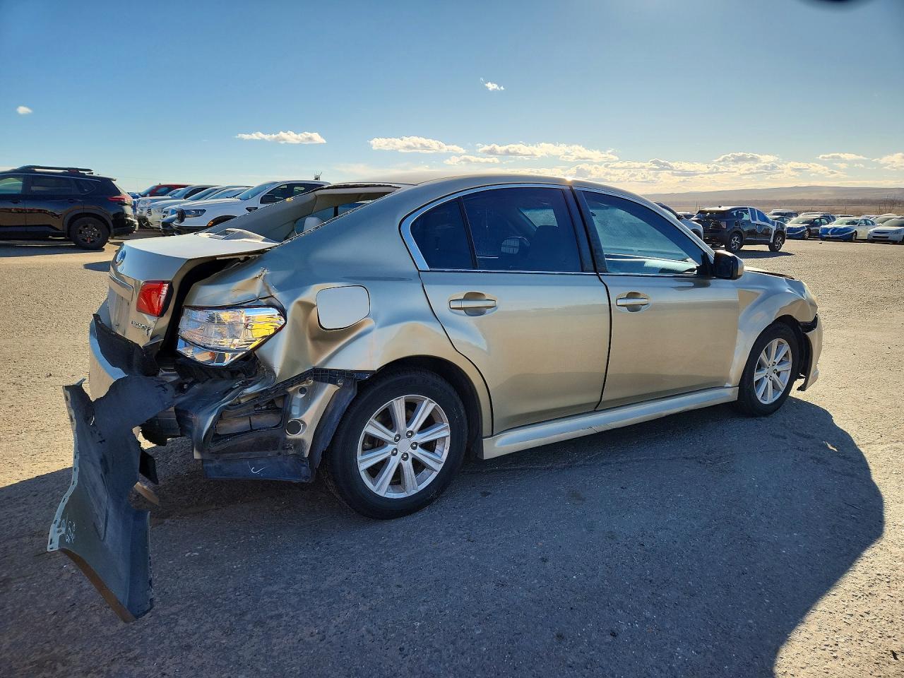 2010 Subaru Legacy 2.5i Premium Золотой vin: 4S3BMCC69A3224060