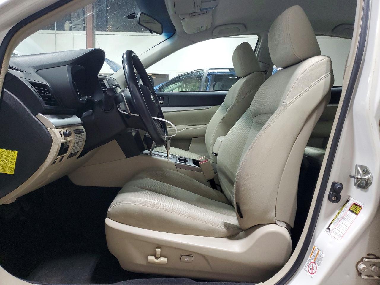 2010 Subaru Legacy 2.5i Premium White vin: 4S3BMCC69A3227086