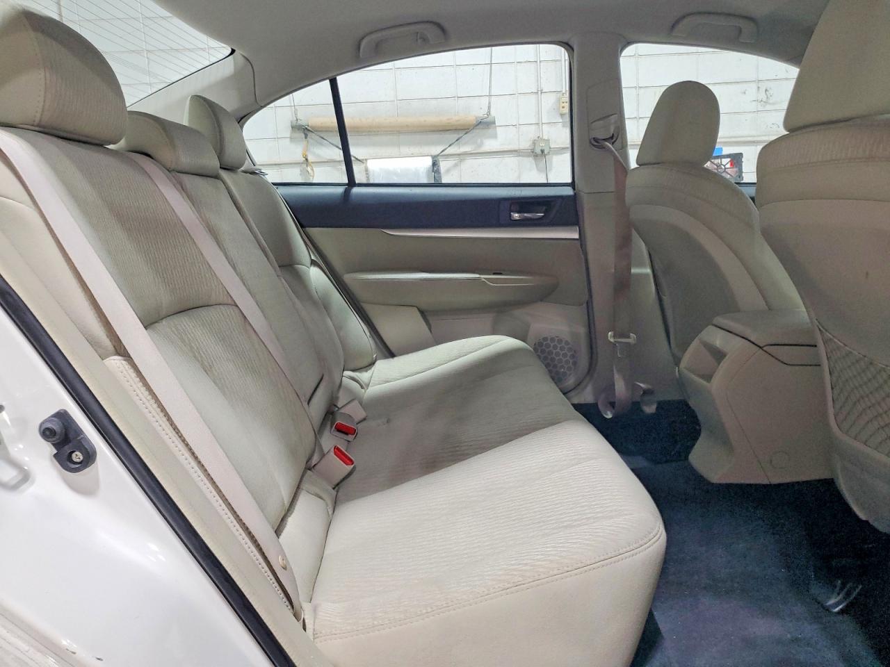 2010 Subaru Legacy 2.5i Premium White vin: 4S3BMCC69A3227086