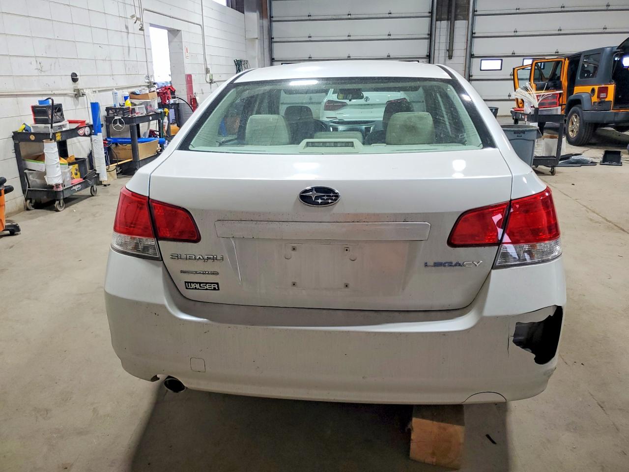2010 Subaru Legacy 2.5i Premium White vin: 4S3BMCC69A3227086