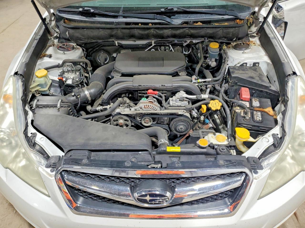 2010 Subaru Legacy 2.5i Premium White vin: 4S3BMCC69A3227086