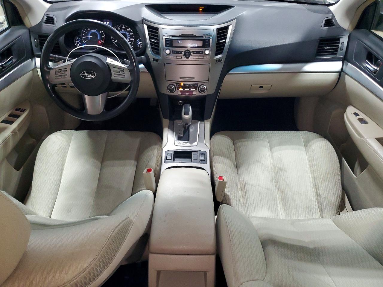 2010 Subaru Legacy 2.5i Premium White vin: 4S3BMCC69A3227086