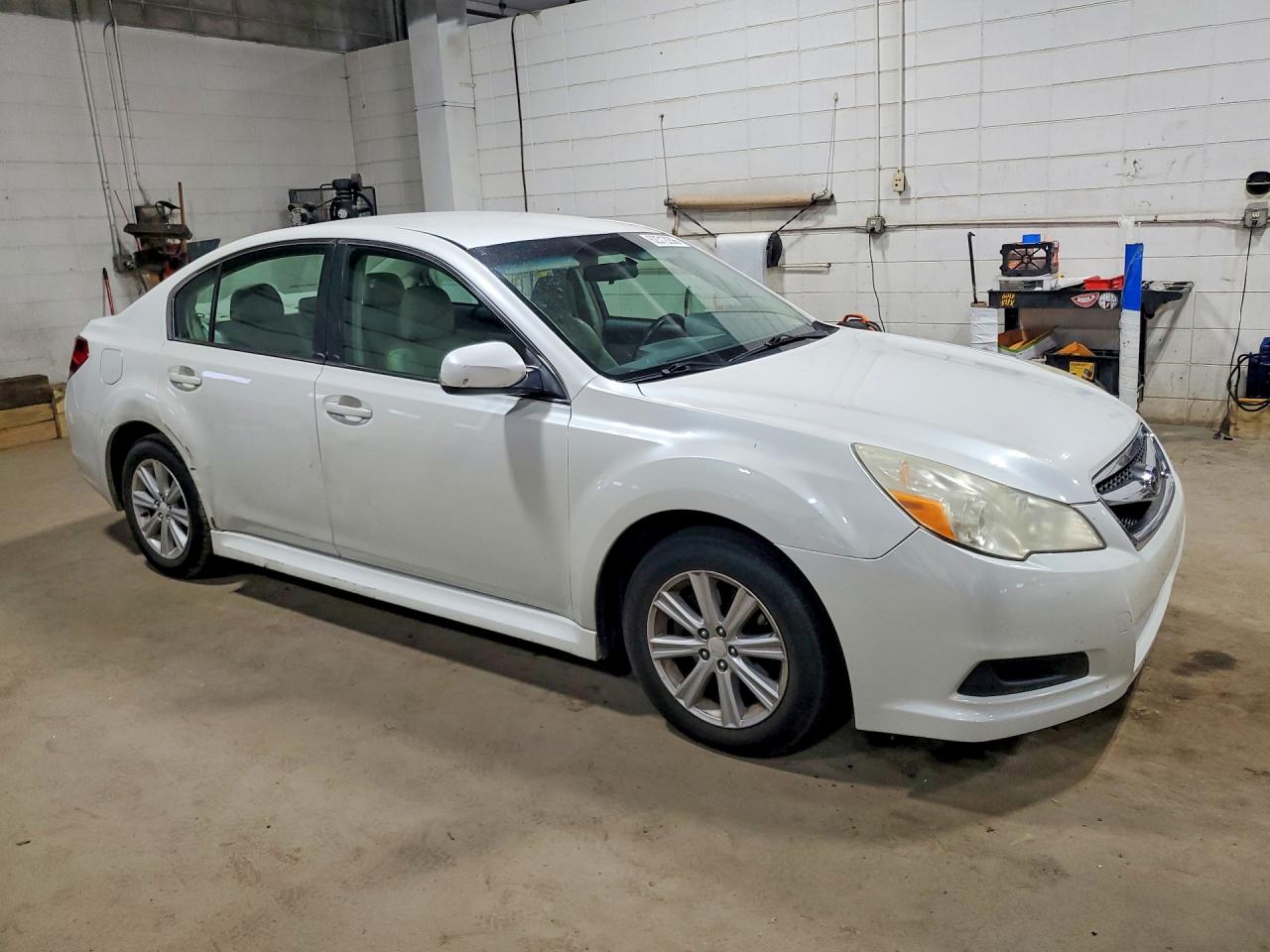 2010 Subaru Legacy 2.5i Premium White vin: 4S3BMCC69A3227086