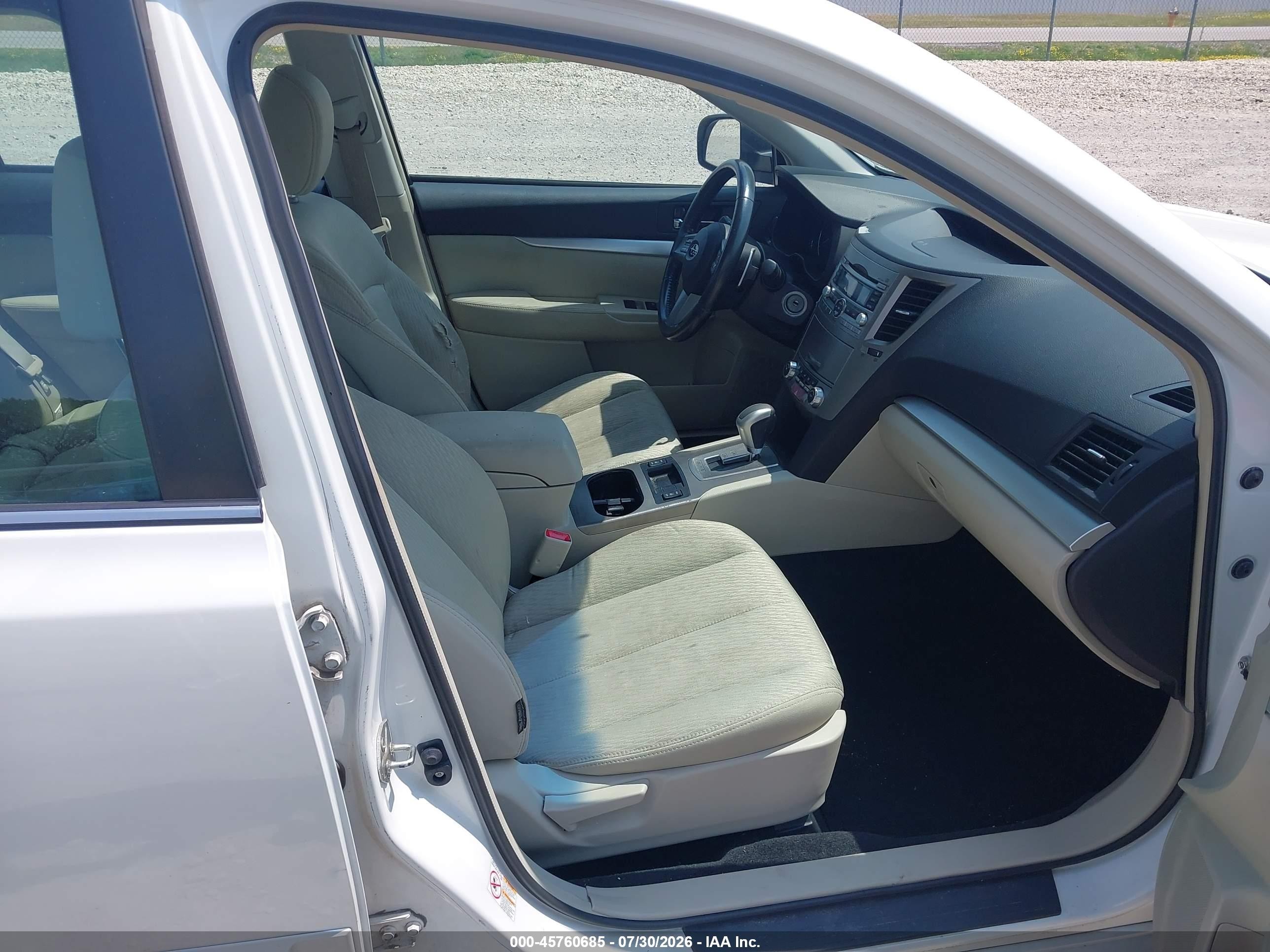 2011 Subaru Legacy 2.5i Premium White vin: 4S3BMCC69B3238963