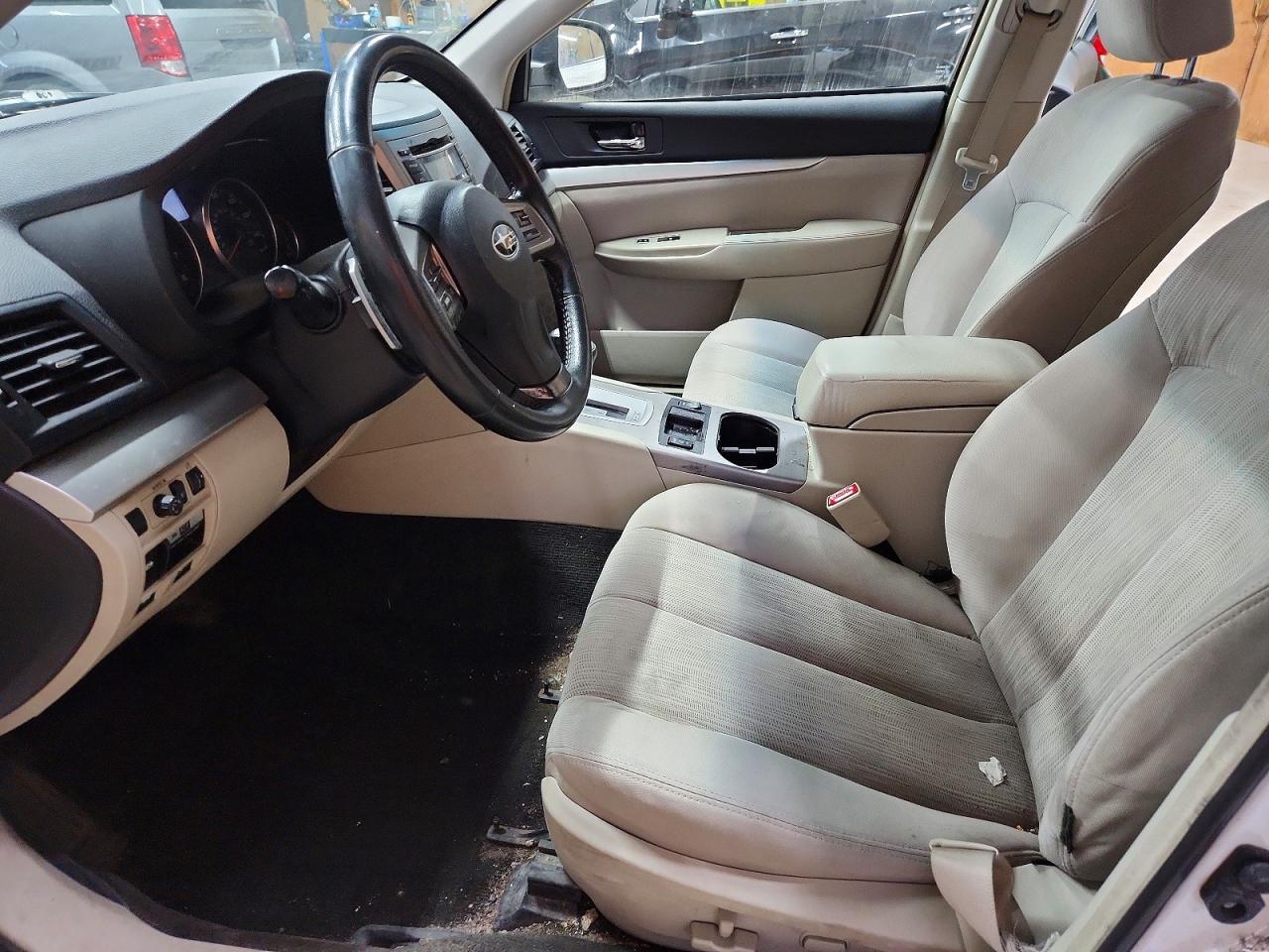 2013 Subaru Legacy 2.5i Premium White vin: 4S3BMCC69D3022288