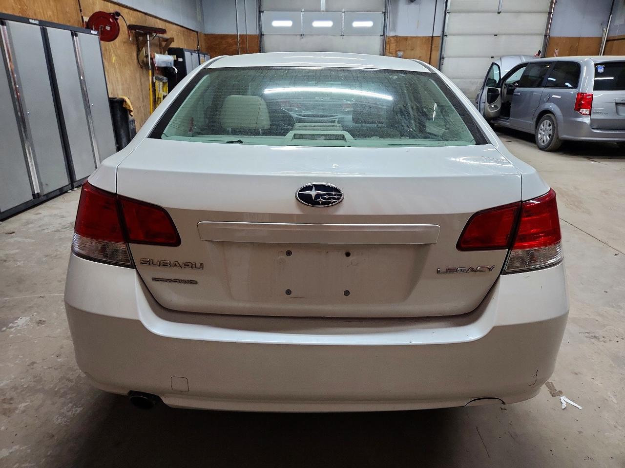 2013 Subaru Legacy 2.5i Premium White vin: 4S3BMCC69D3022288