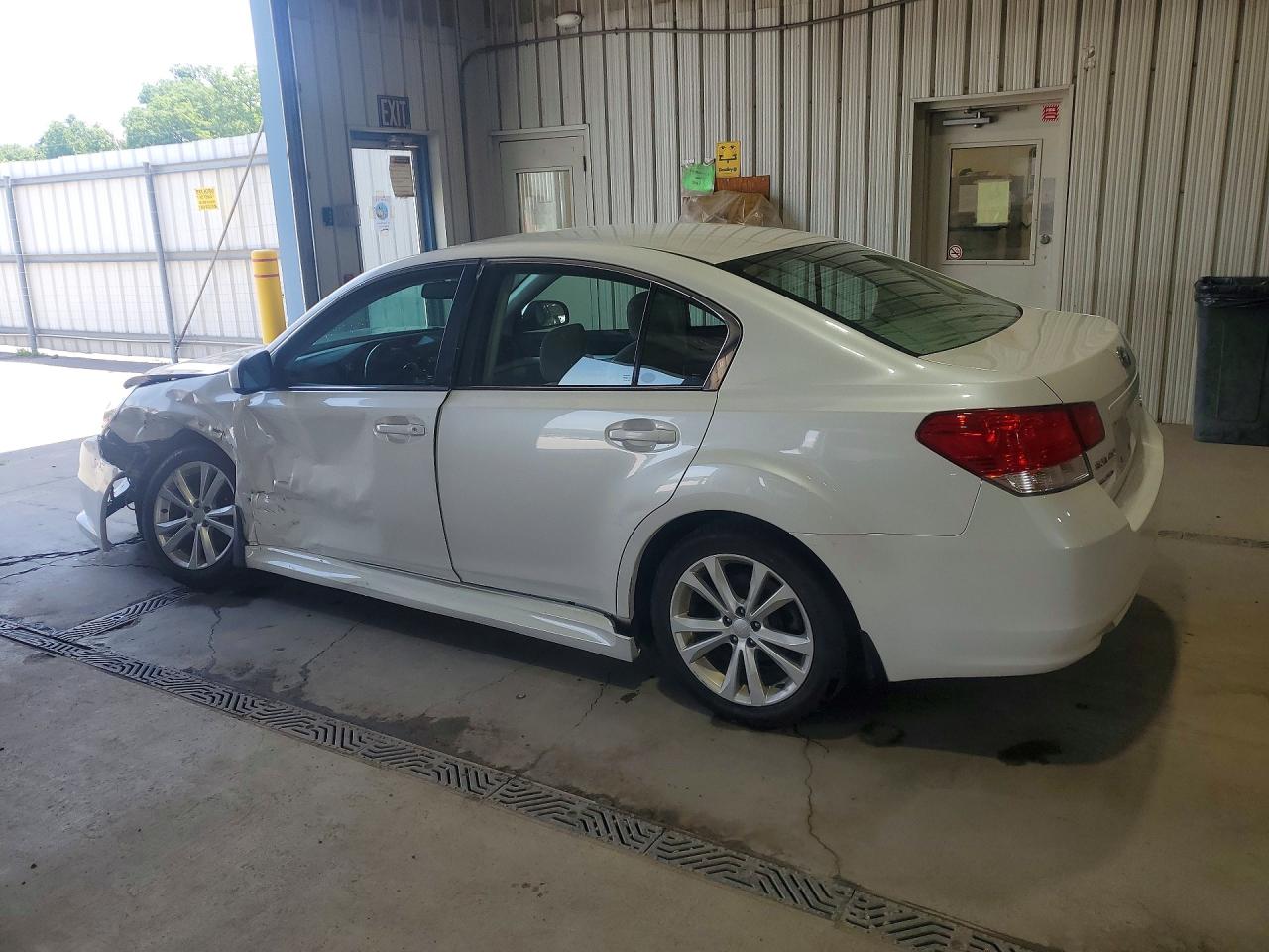 2013 Subaru Legacy 2.5i Premium White vin: 4S3BMCC6XD3028715