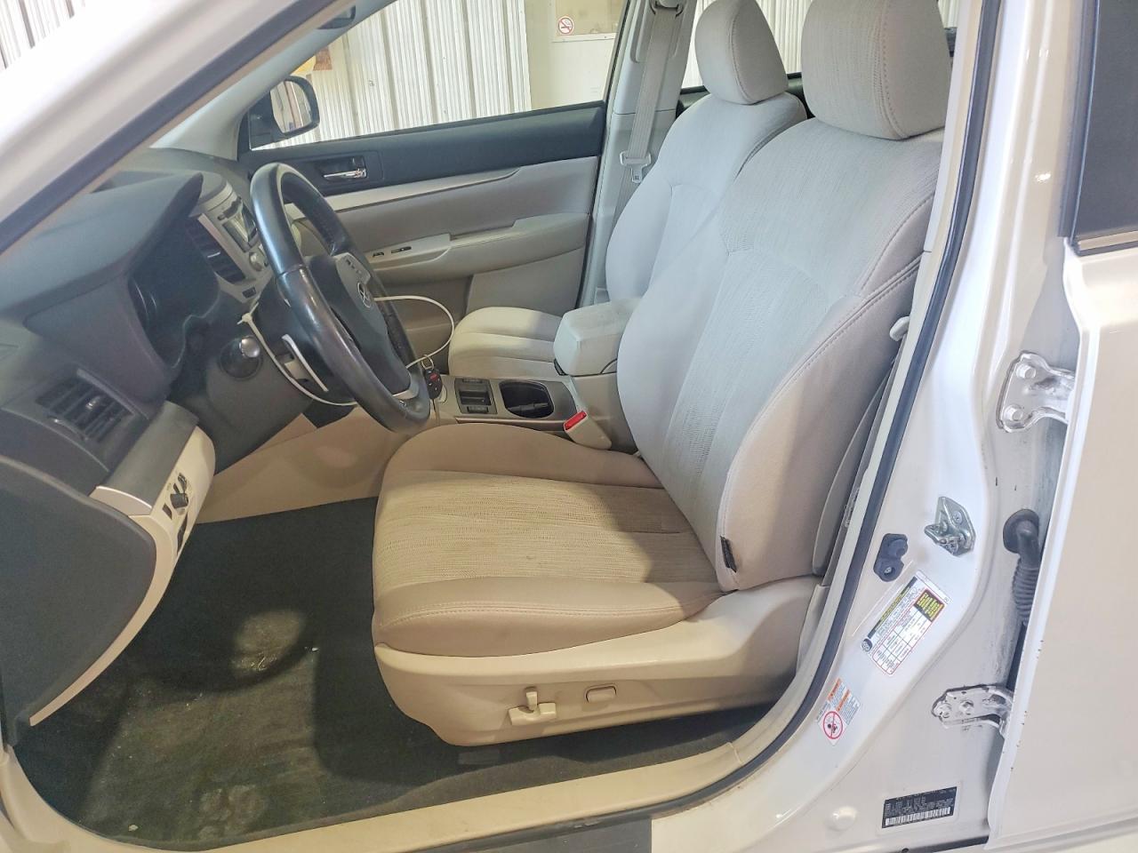 2013 Subaru Legacy 2.5i Premium White vin: 4S3BMCC6XD3028715