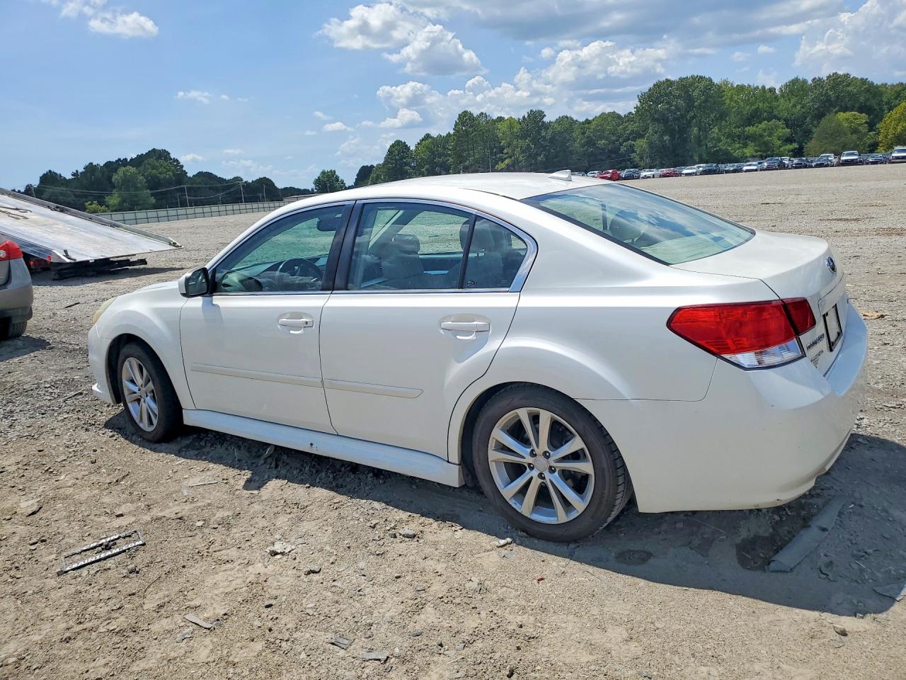 2014 Subaru Legacy 2.5i Premium White vin: 4S3BMCF60E3002251