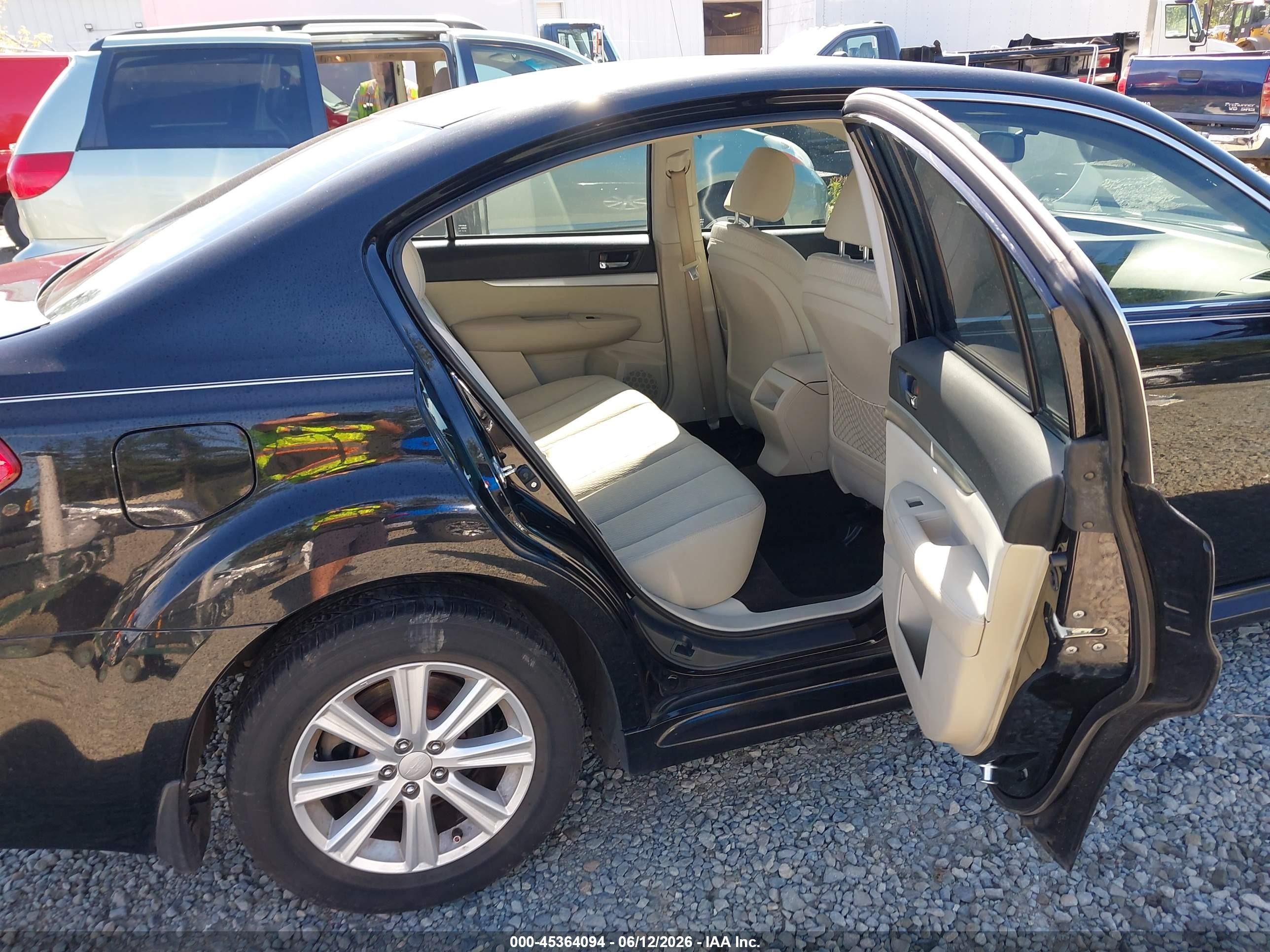 2011 Subaru Legacy 2.5i Premium Черный vin: 4S3BMCG66B3262633