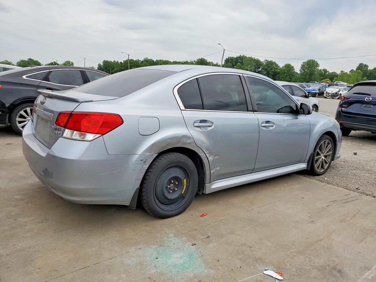 2013 Subaru Legacy 2.5i Premium Silver vin: 4S3BMCG69D3030272
