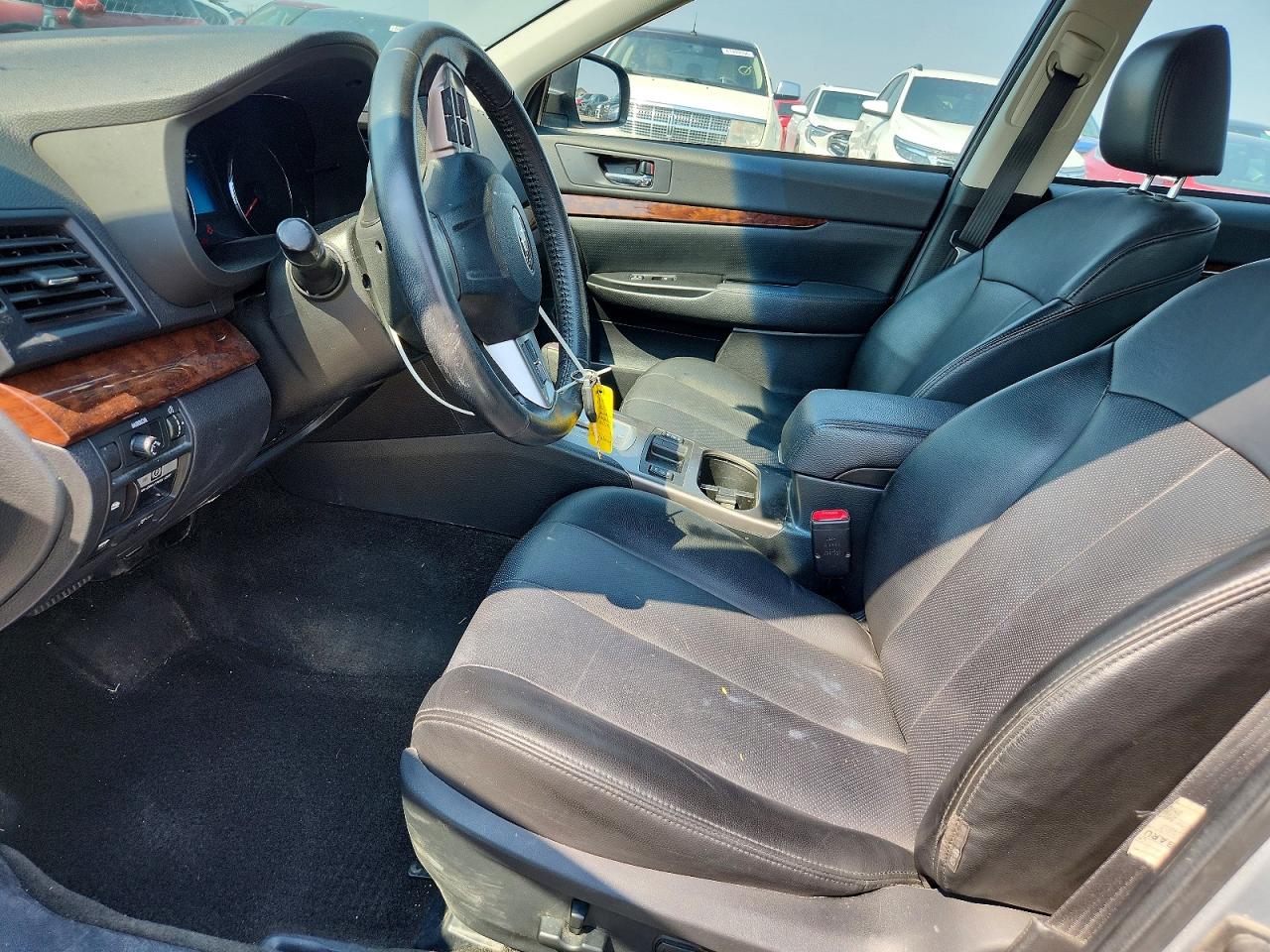 2013 Subaru Legacy 2.5i Limited Silver vin: 4S3BMCJ61D3020263