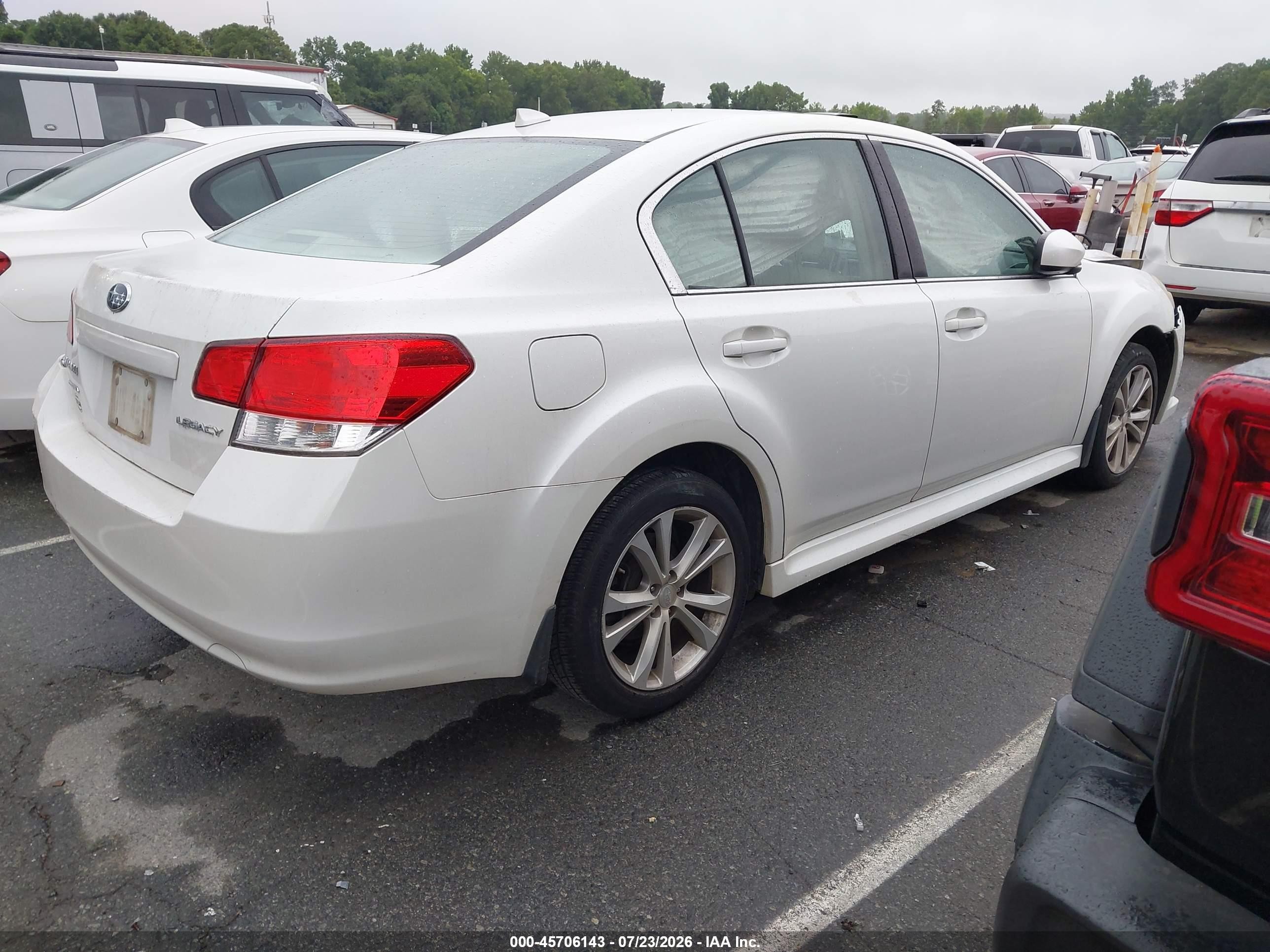 2013 Subaru Legacy 2.5i Limited White vin: 4S3BMCJ65D3038085