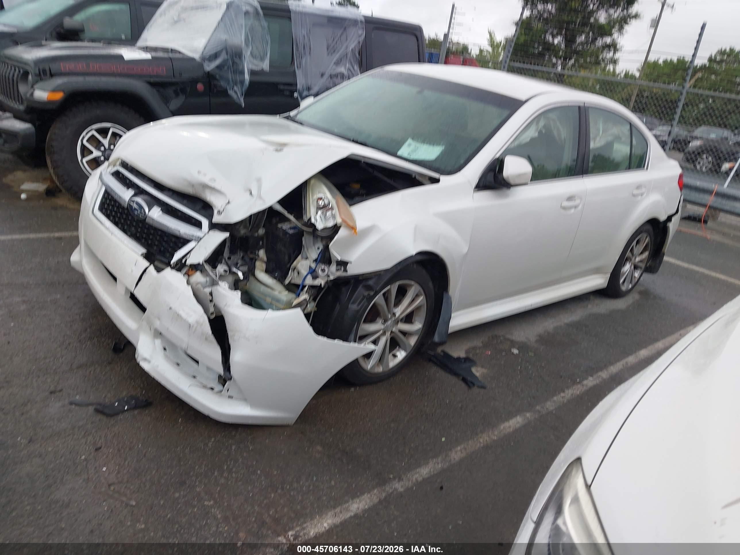 2013 Subaru Legacy 2.5i Limited White vin: 4S3BMCJ65D3038085