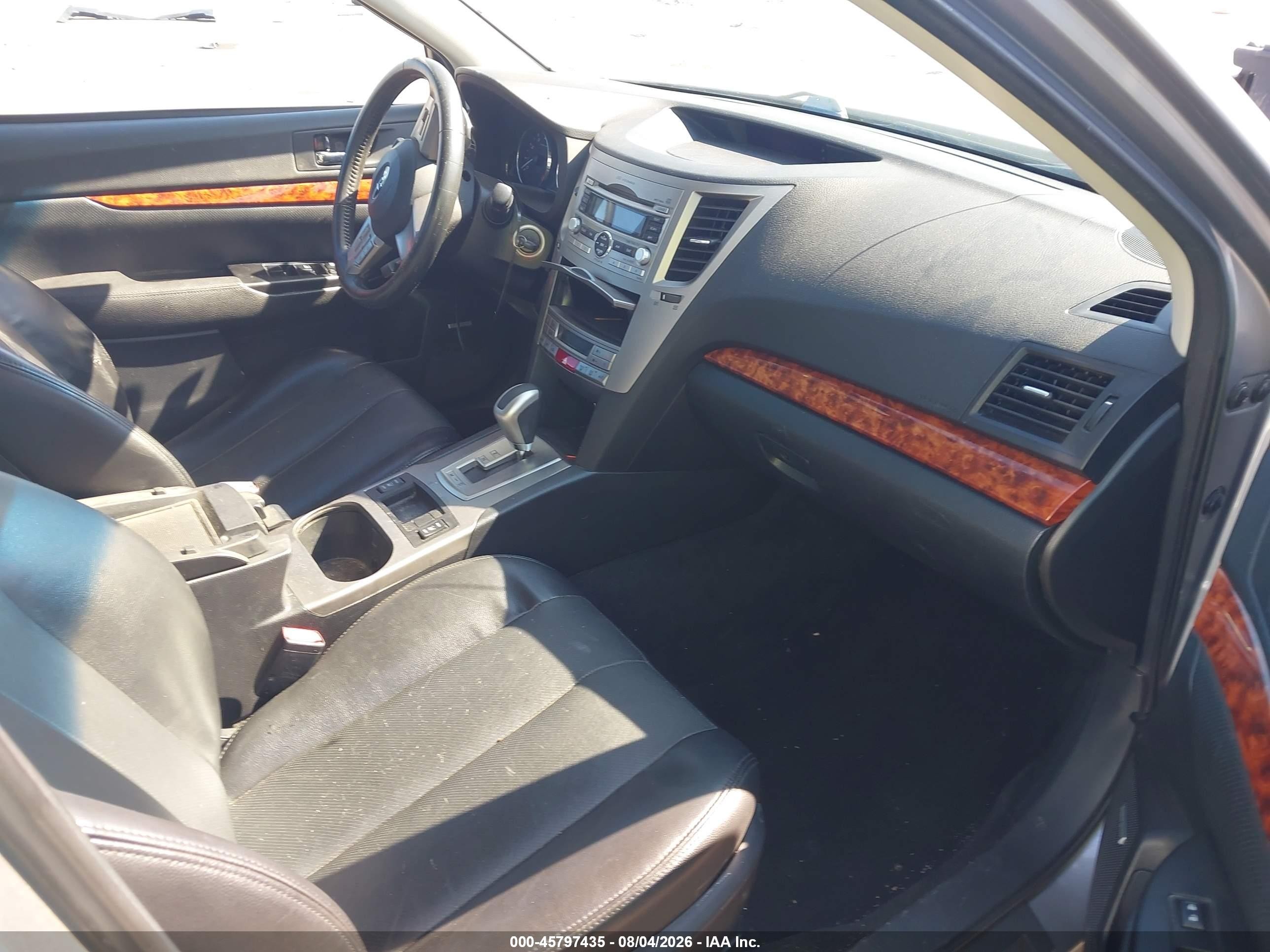 2011 Subaru Legacy 2.5i Limited Silver vin: 4S3BMCJ69B3246001