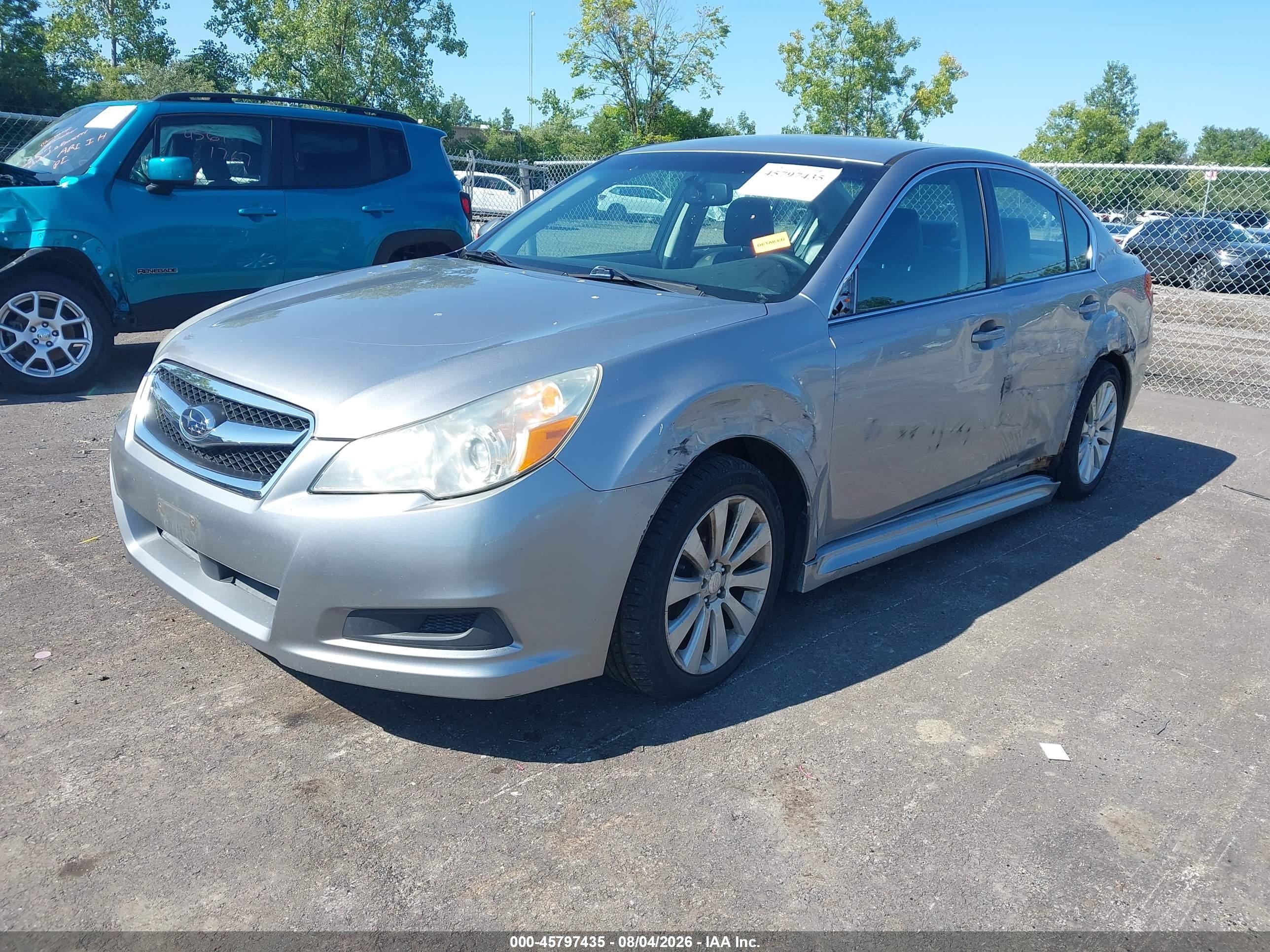 2011 Subaru Legacy 2.5i Limited Silver vin: 4S3BMCJ69B3246001