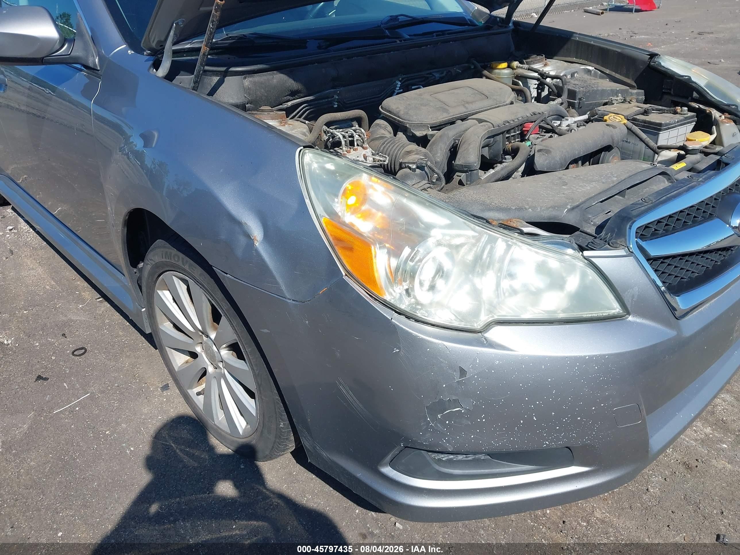 2011 Subaru Legacy 2.5i Limited Silver vin: 4S3BMCJ69B3246001