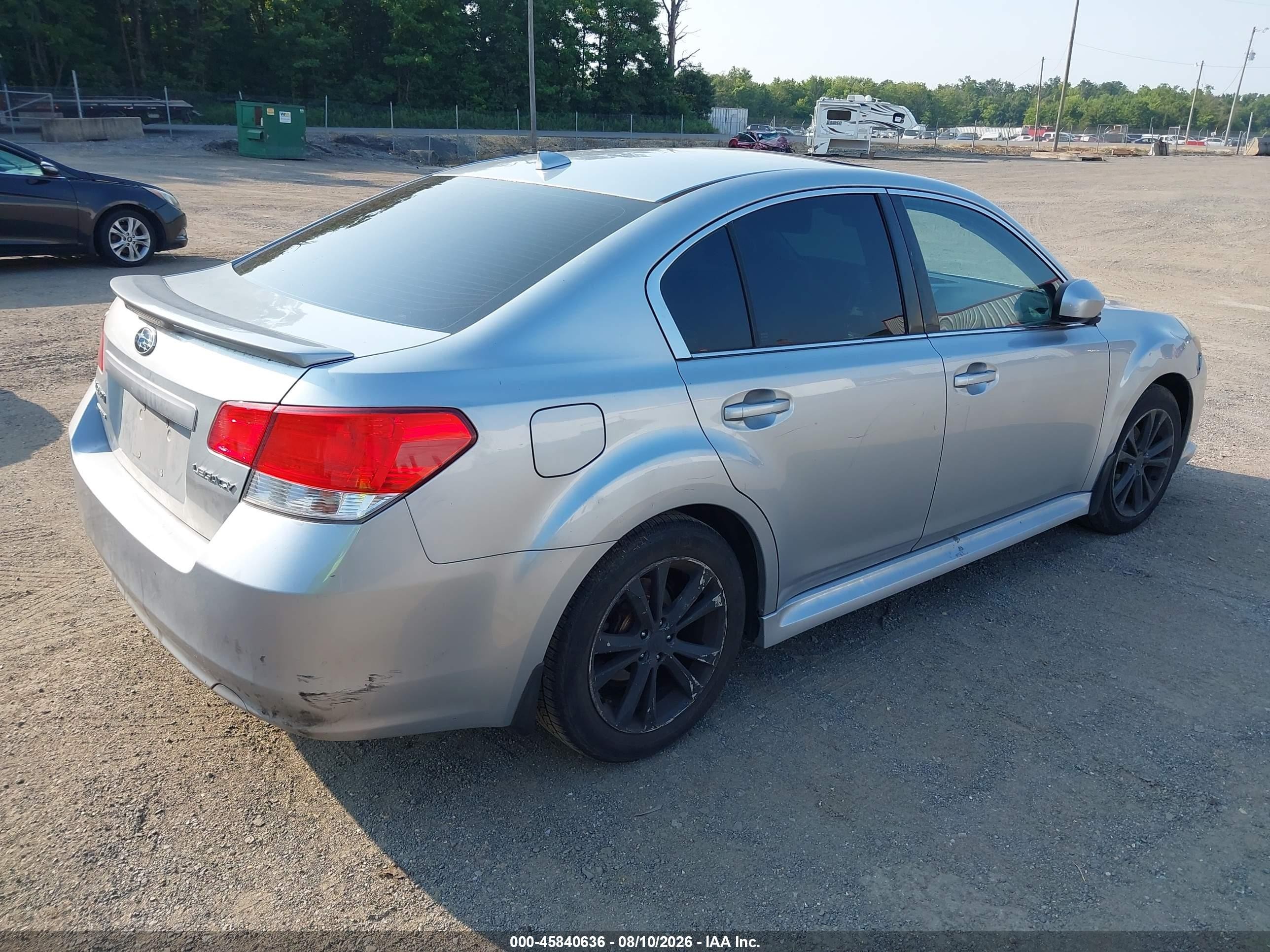 2013 Subaru Legacy 2.5i Limited Silver vin: 4S3BMCK61D3002926